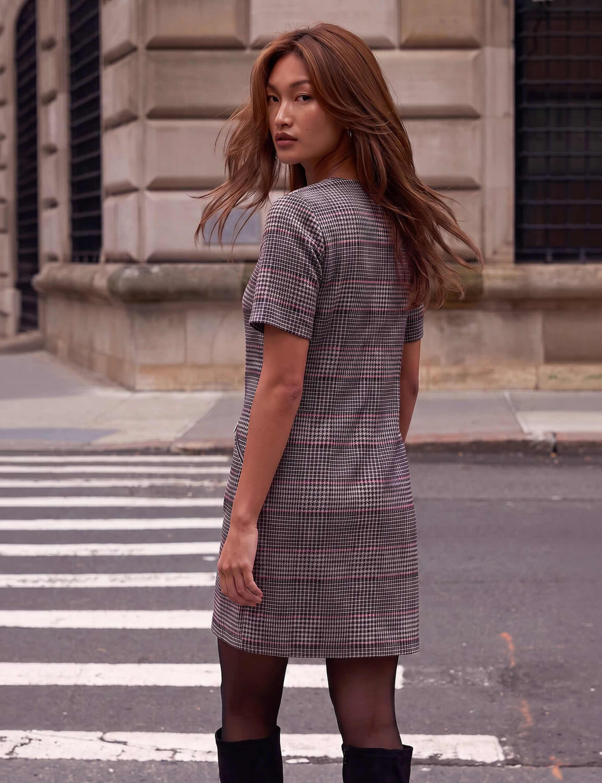 Houndstooth Check Knee Length Shift Dress 4 of 4