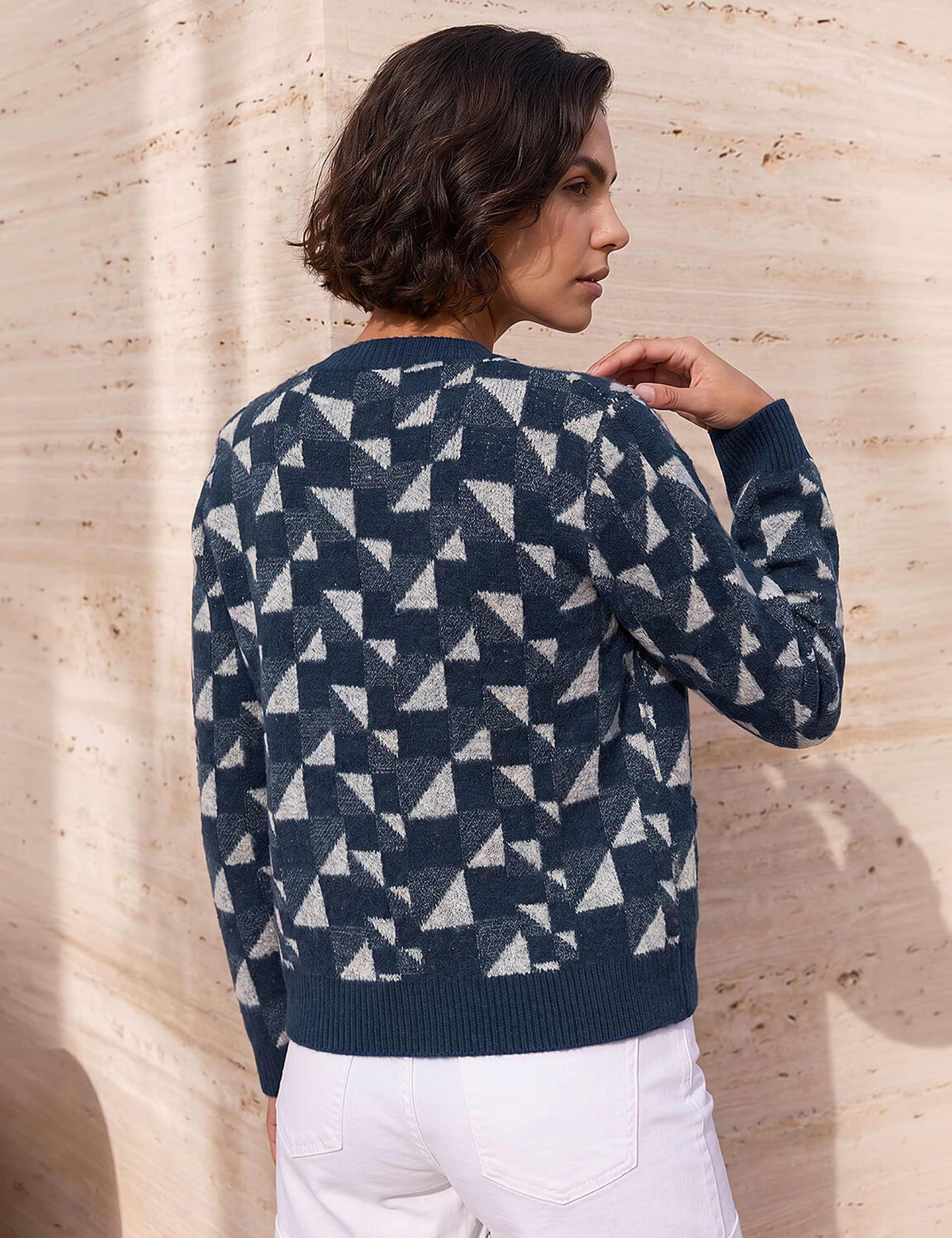 Abstract Pattern Cardigan 3 of 4