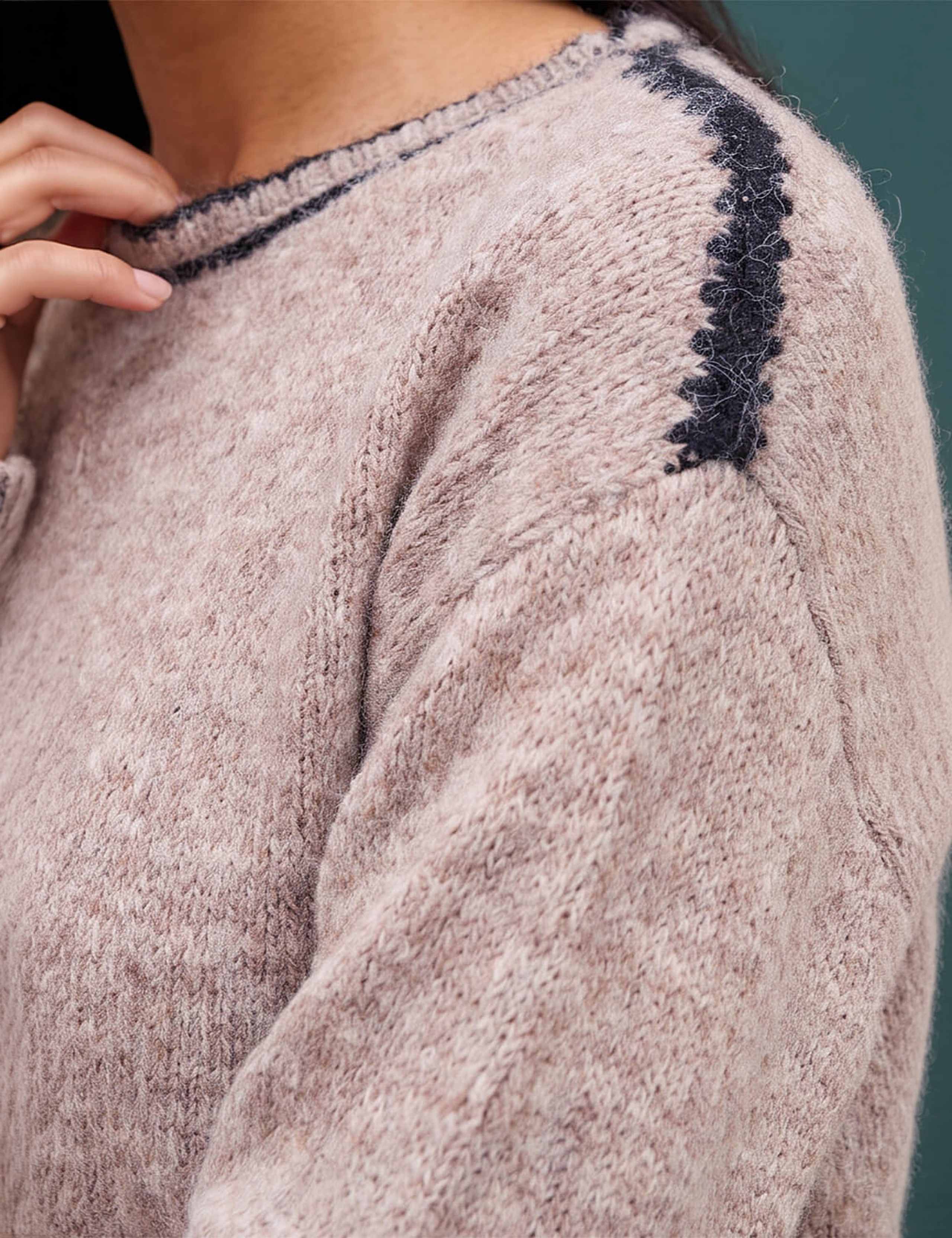Jumper 4 of 4