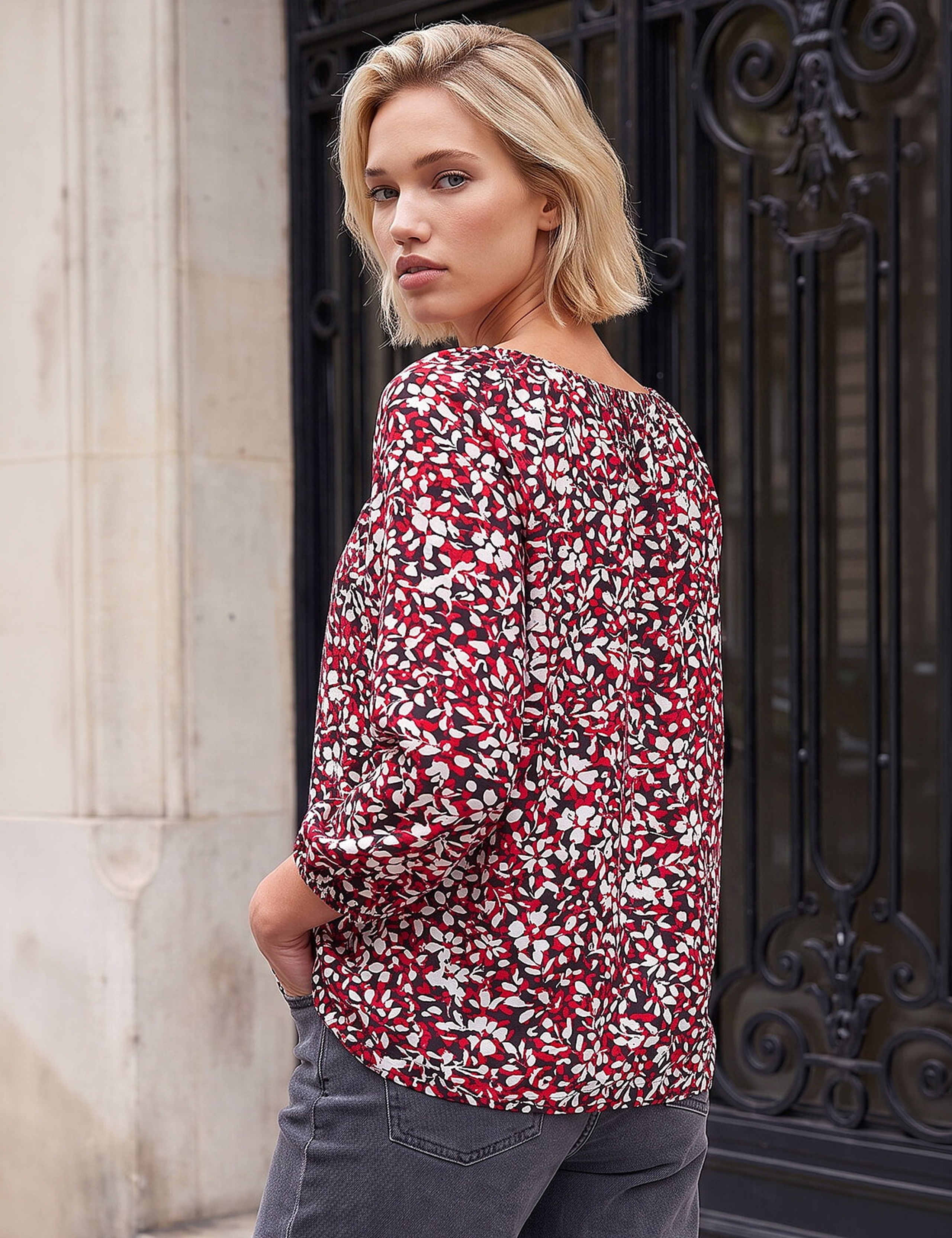 Floral Collared Fitted Top 2 of 4