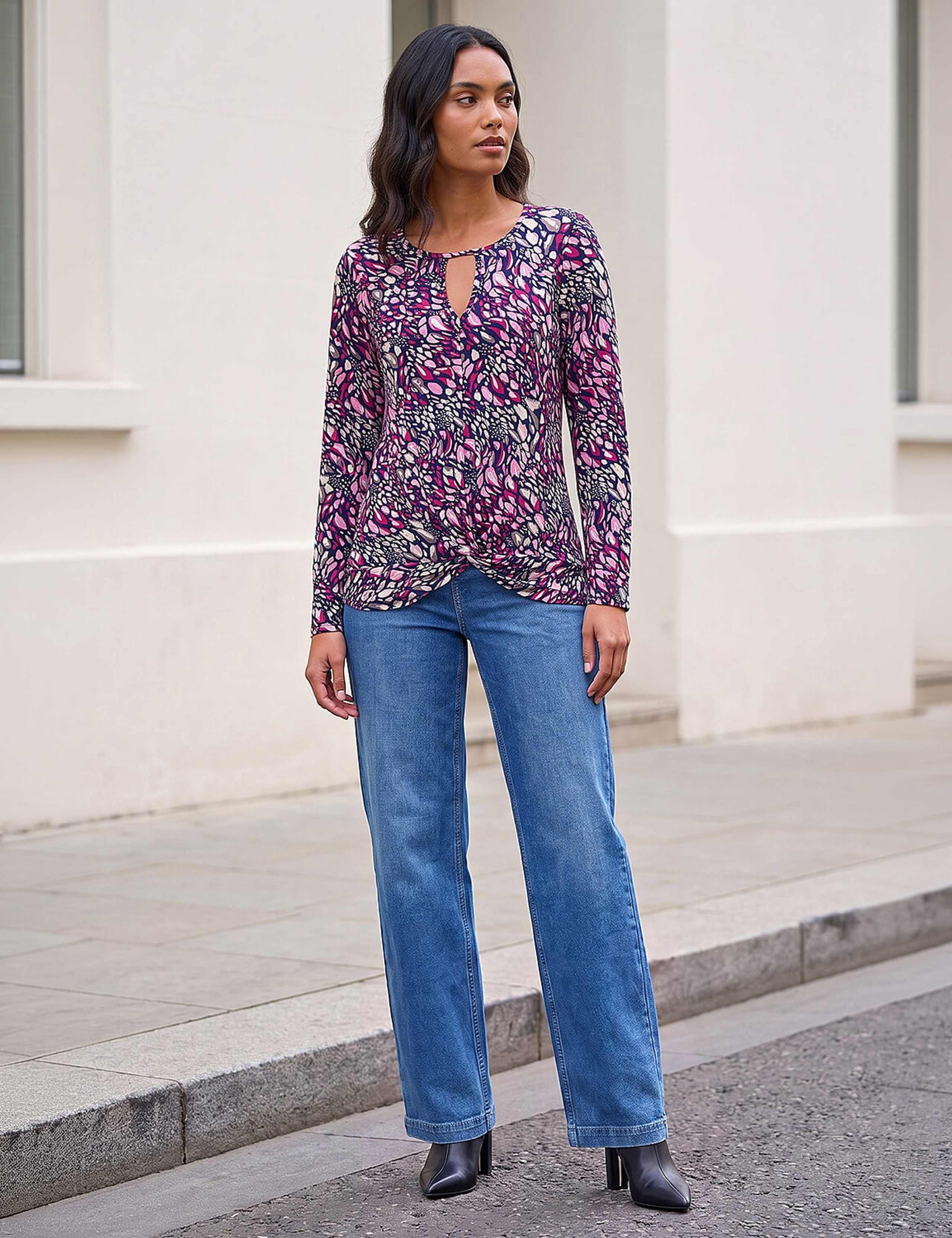 Abstract Print Twist Hem Top 2 of 4