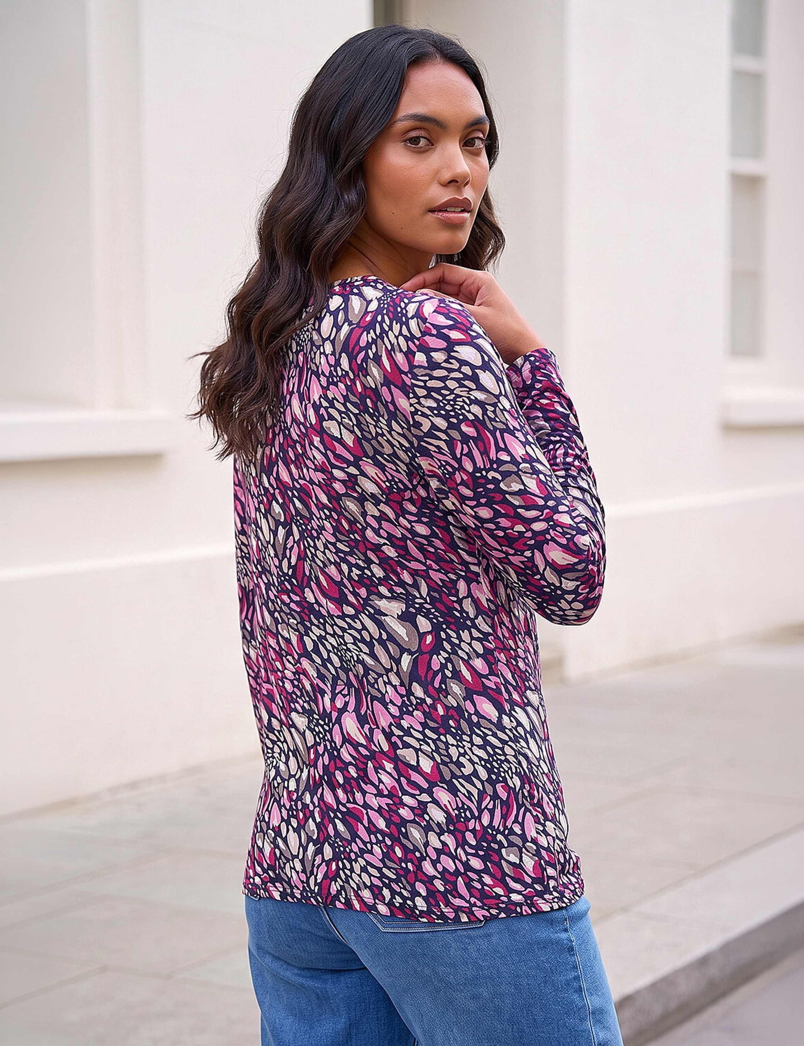 Abstract Print Twist Hem Top 4 of 4