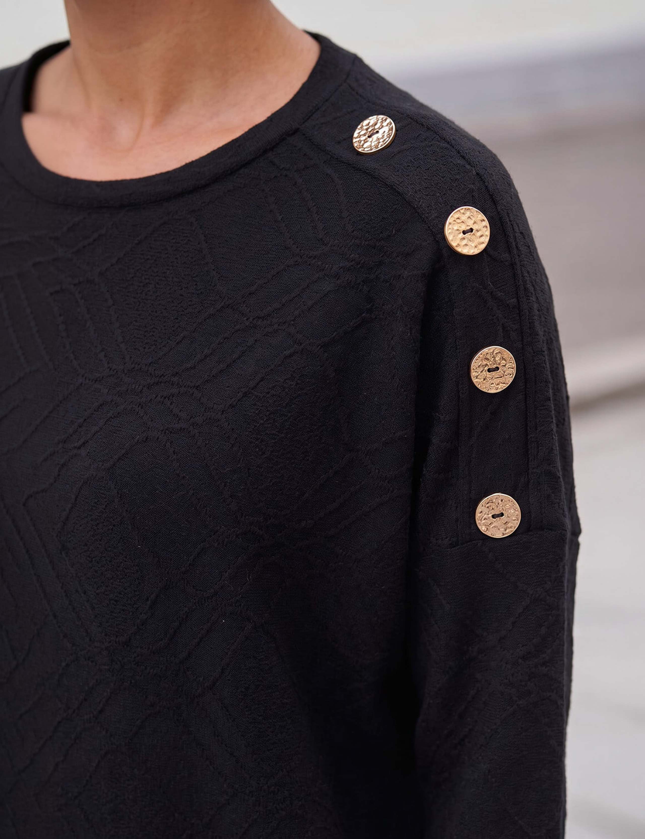 Button Detail Top 4 of 4