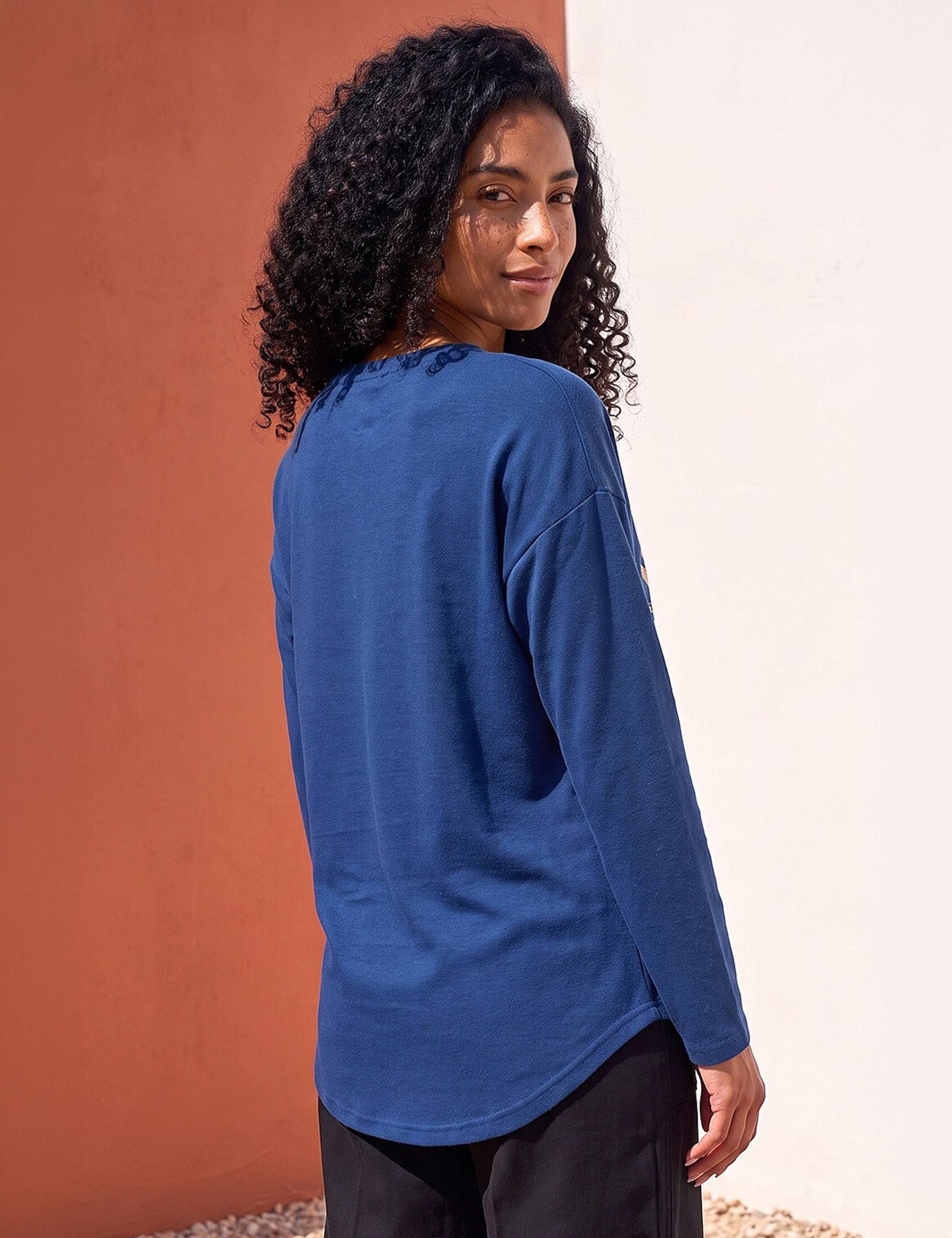 Foil Print Regular Fit Top 3 of 4