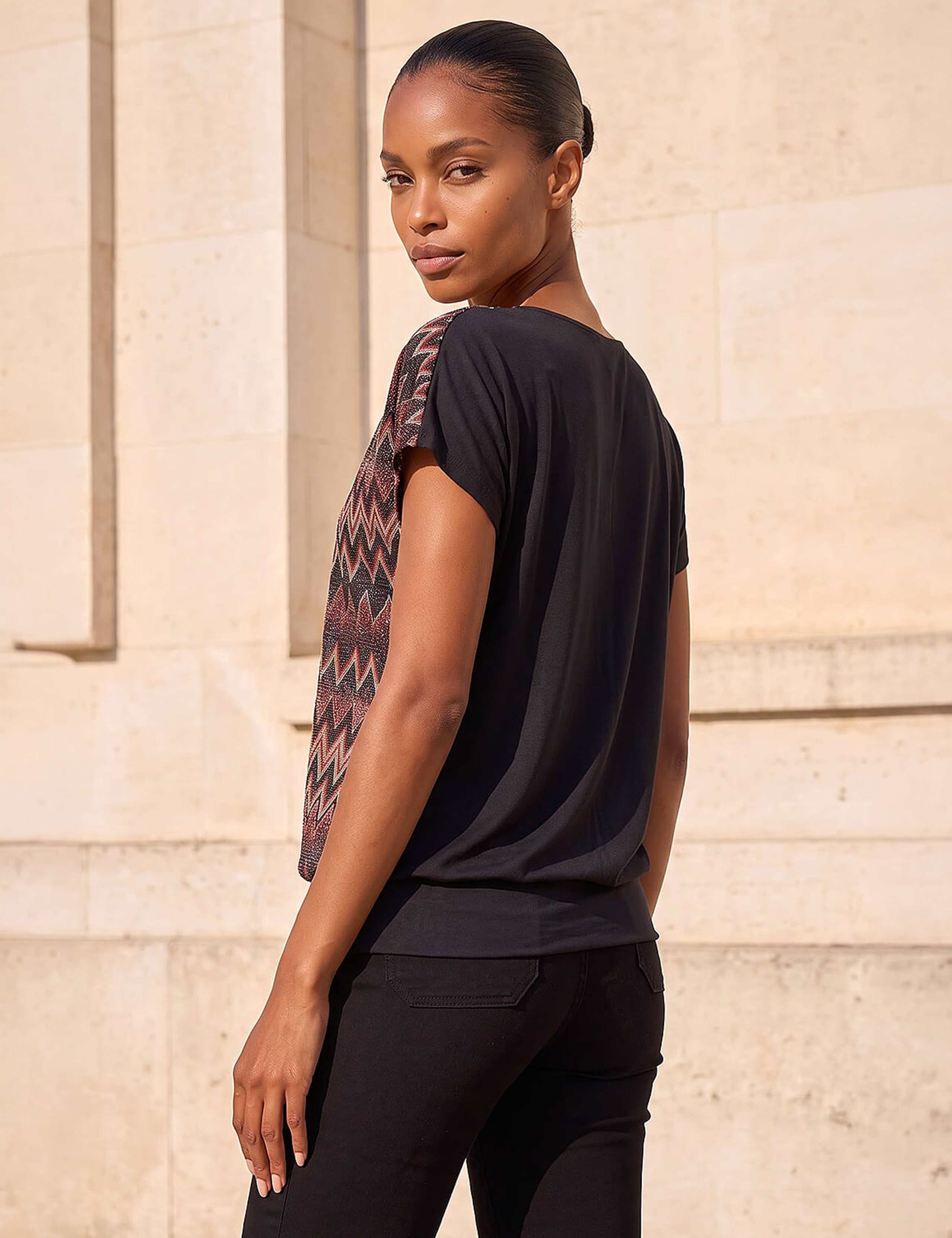 Geometric Regular Fit Bubble Hem Top 2 of 4
