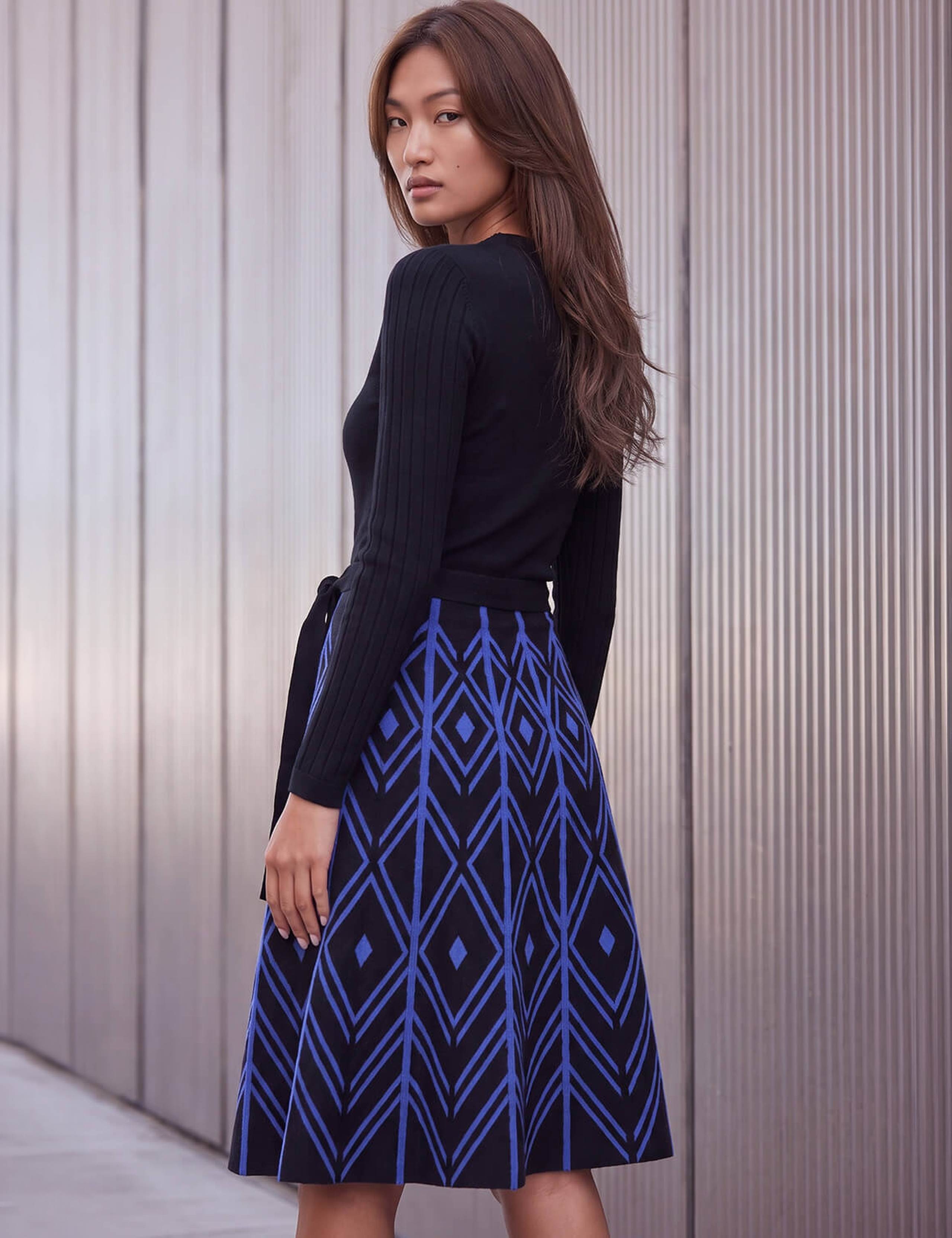 Chevron Print Belted Knit Dress 3 of 4