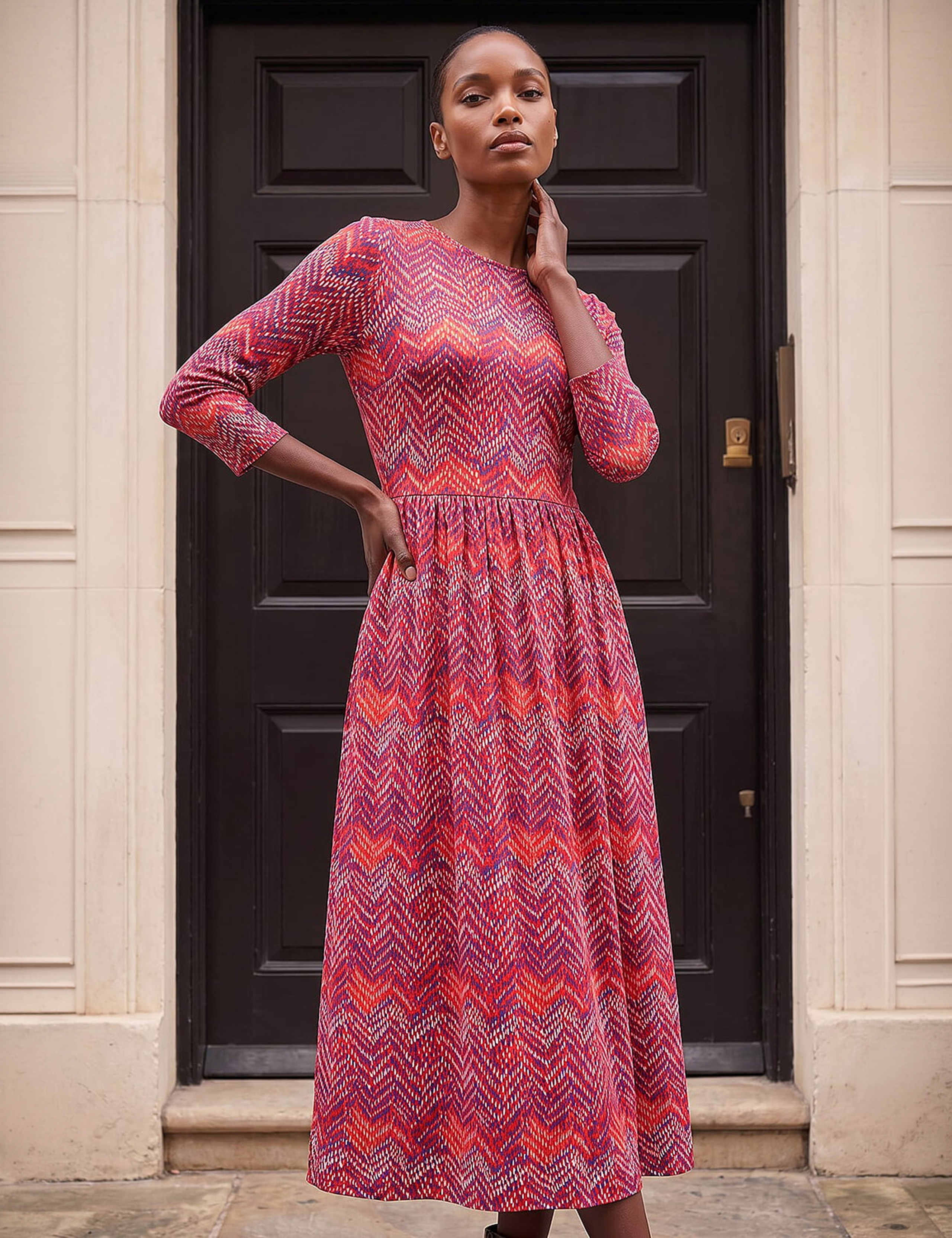Zig Zag Print Scoop Neck Midi Waisted Dress 2 of 4