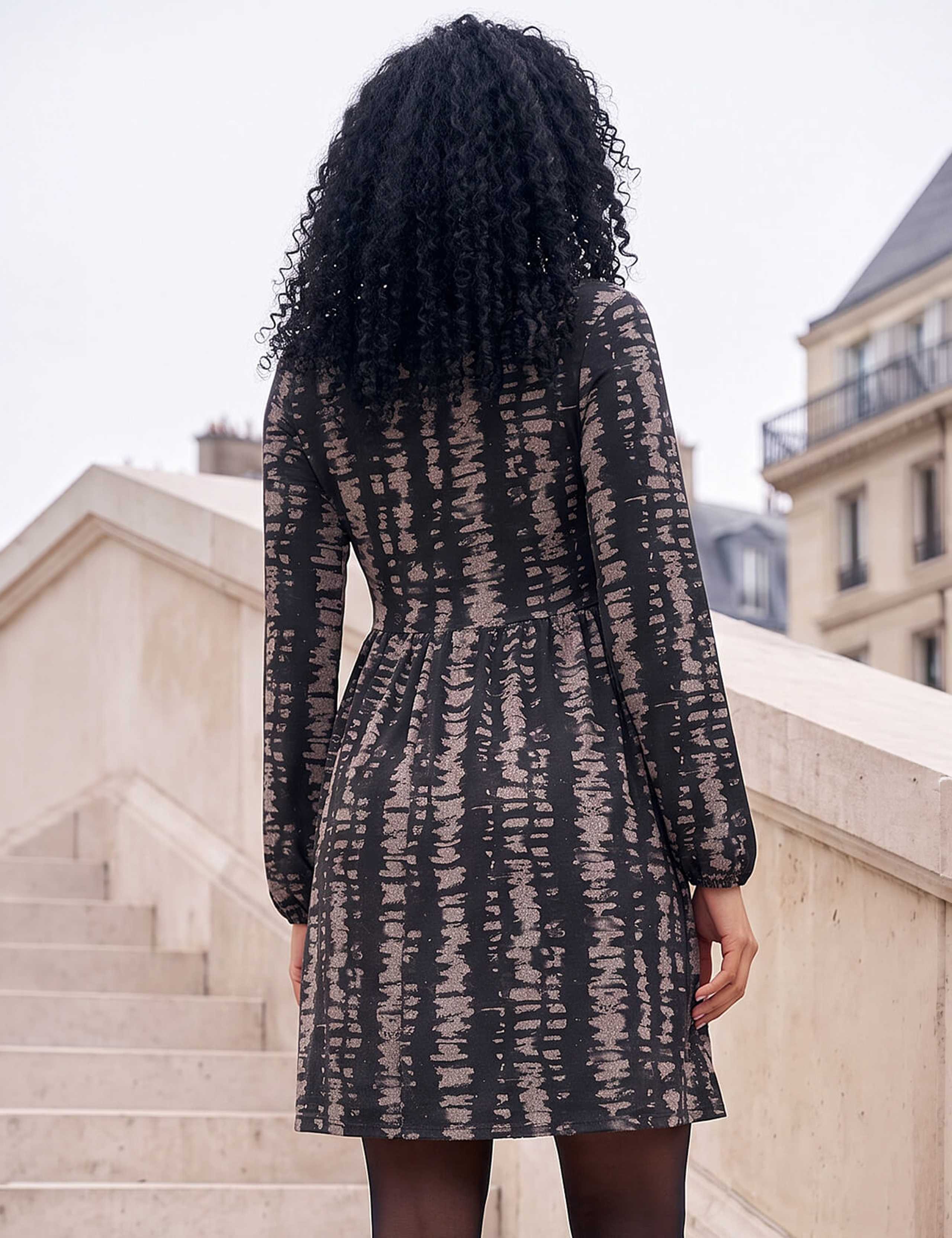 Abstract Print Knitted Empire Line Knee Length Swing Dress 3 of 4