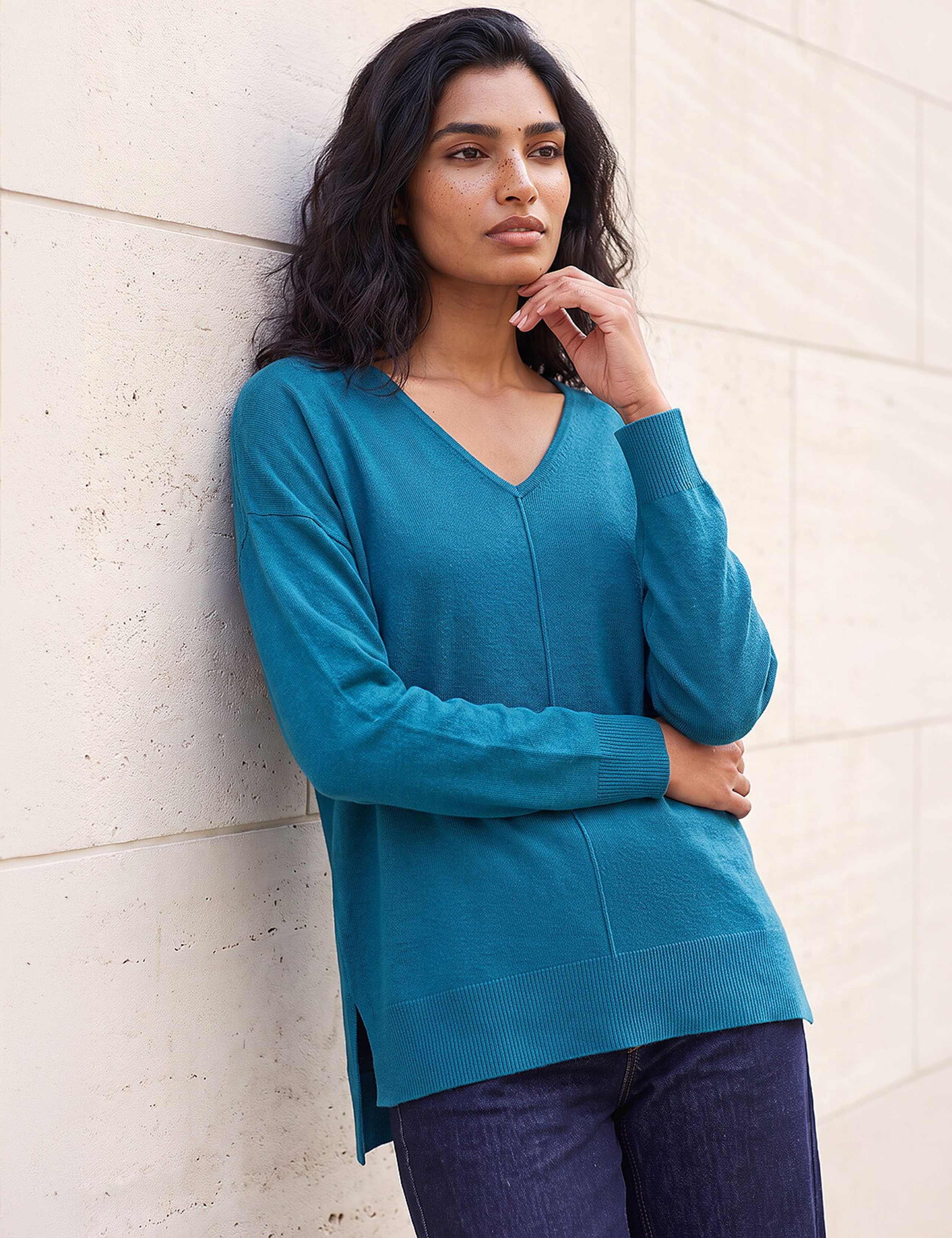 V Neck Split Hem Jumper 1 of 4