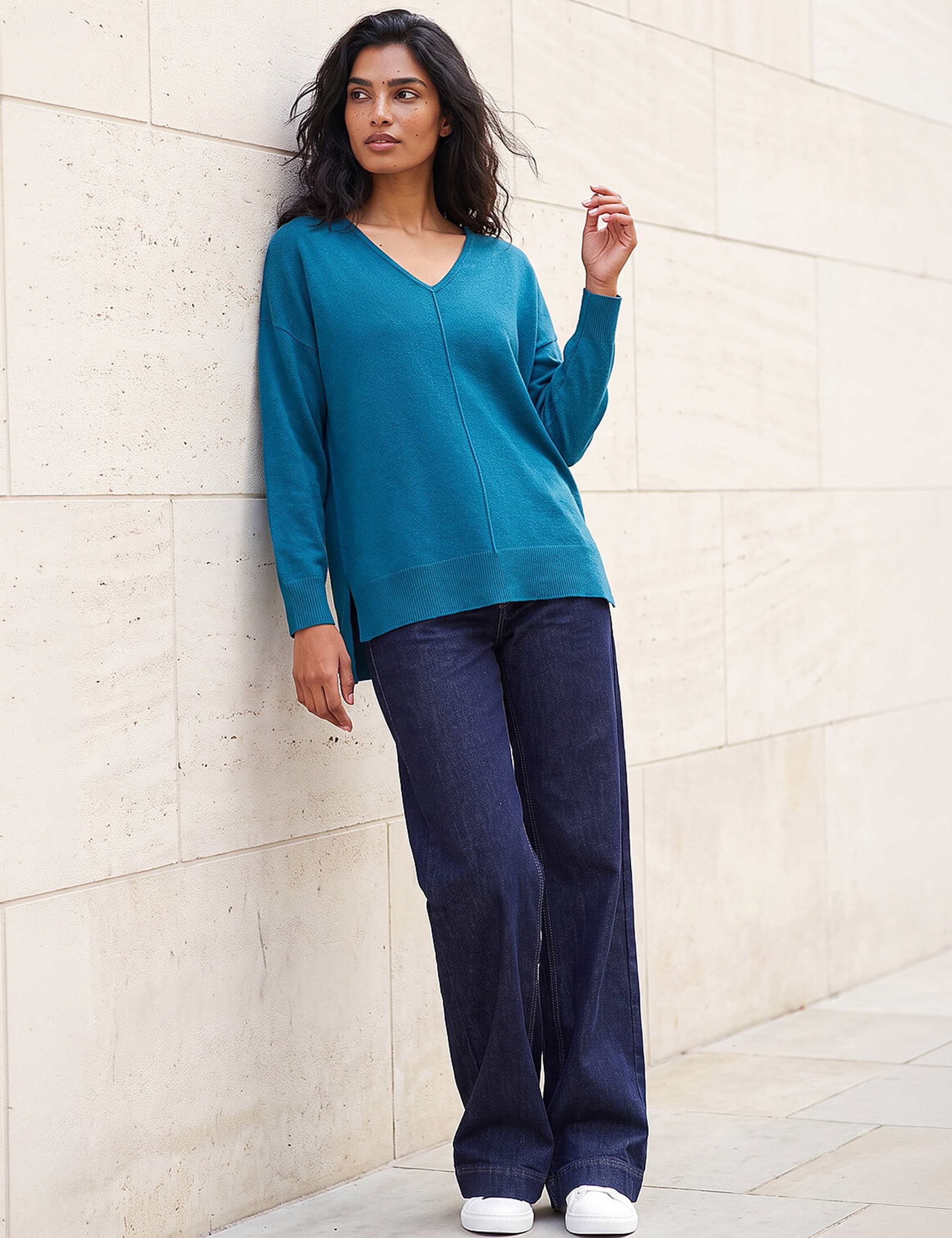 V Neck Split Hem Jumper 2 of 4