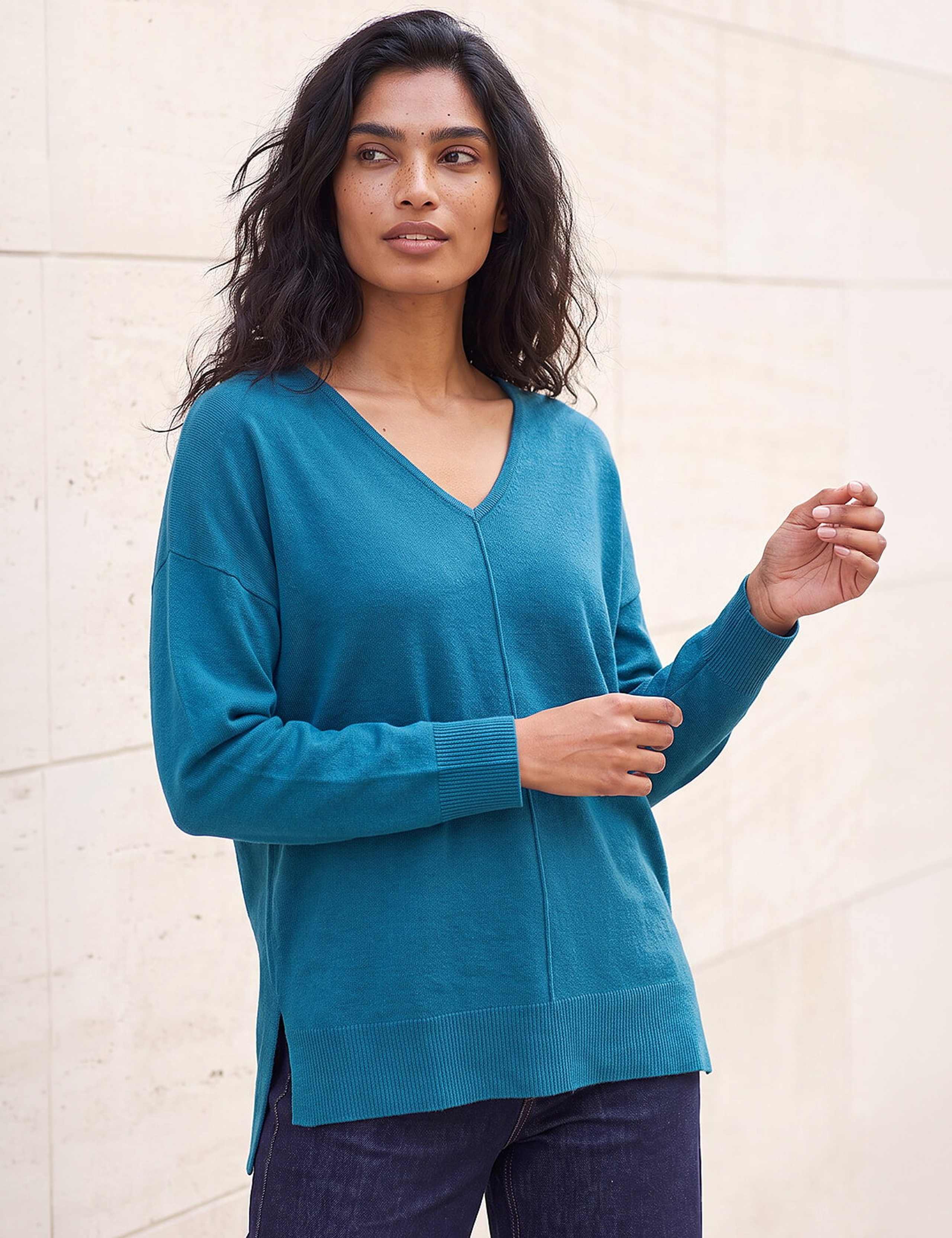 V Neck Split Hem Jumper 3 of 4