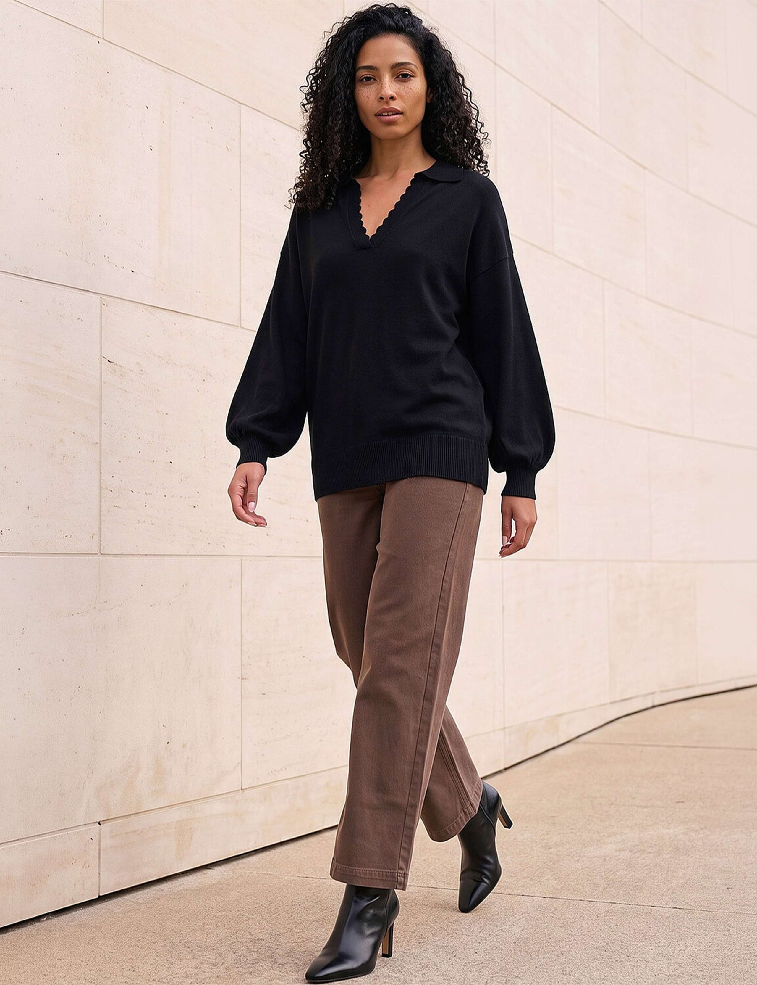 V Neck Scallop Edge Jumper 2 of 4