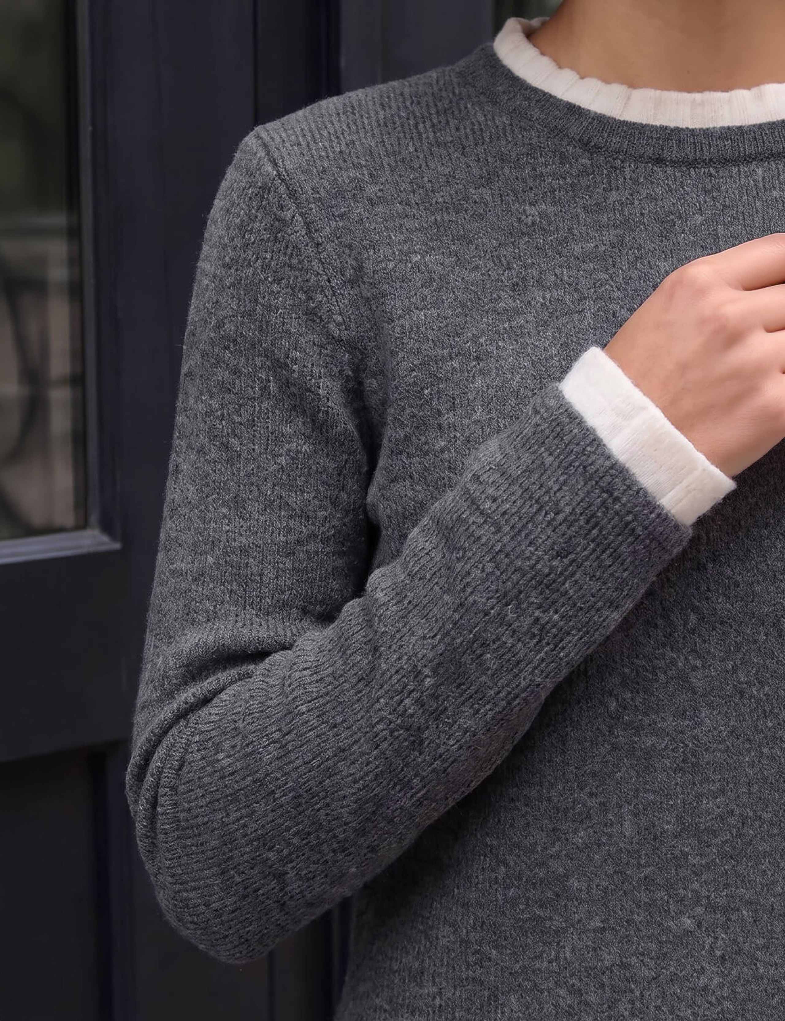 Frill Detail Top 3 of 4