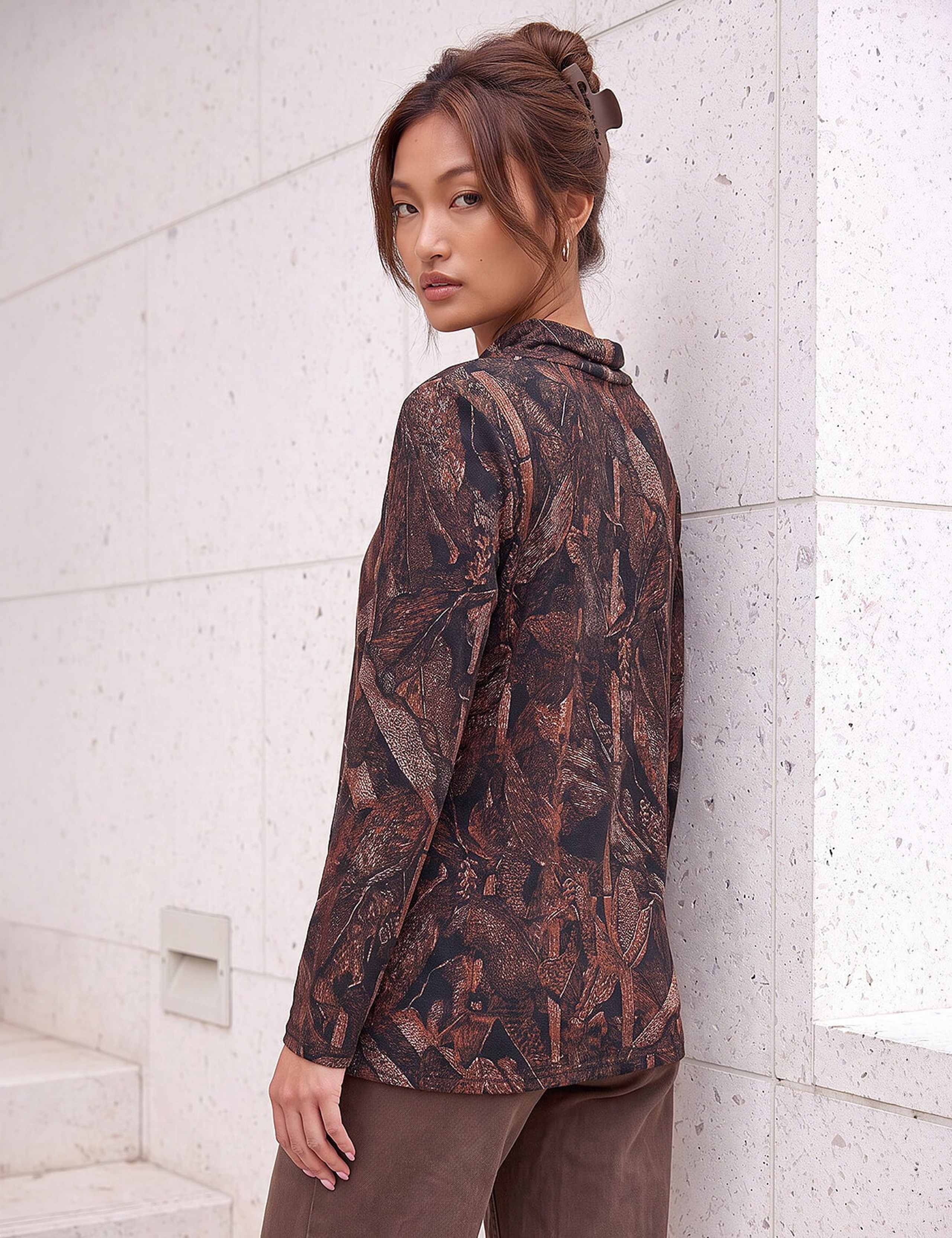 Abstract Floral Print Button Detail Top 2 of 4