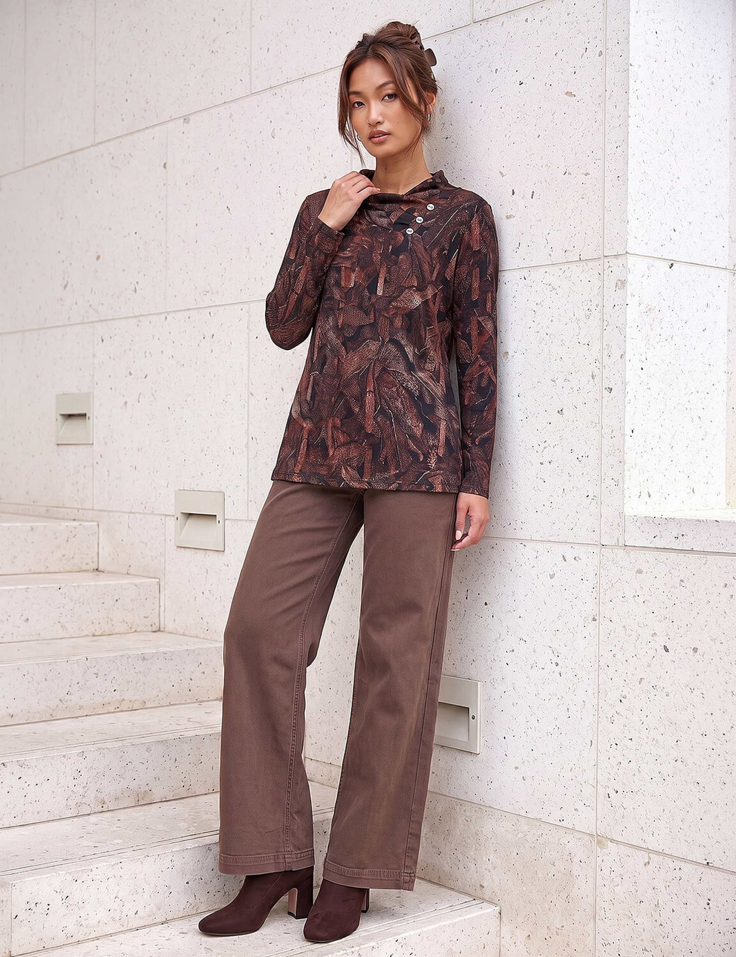 Abstract Floral Print Button Detail Top 3 of 4