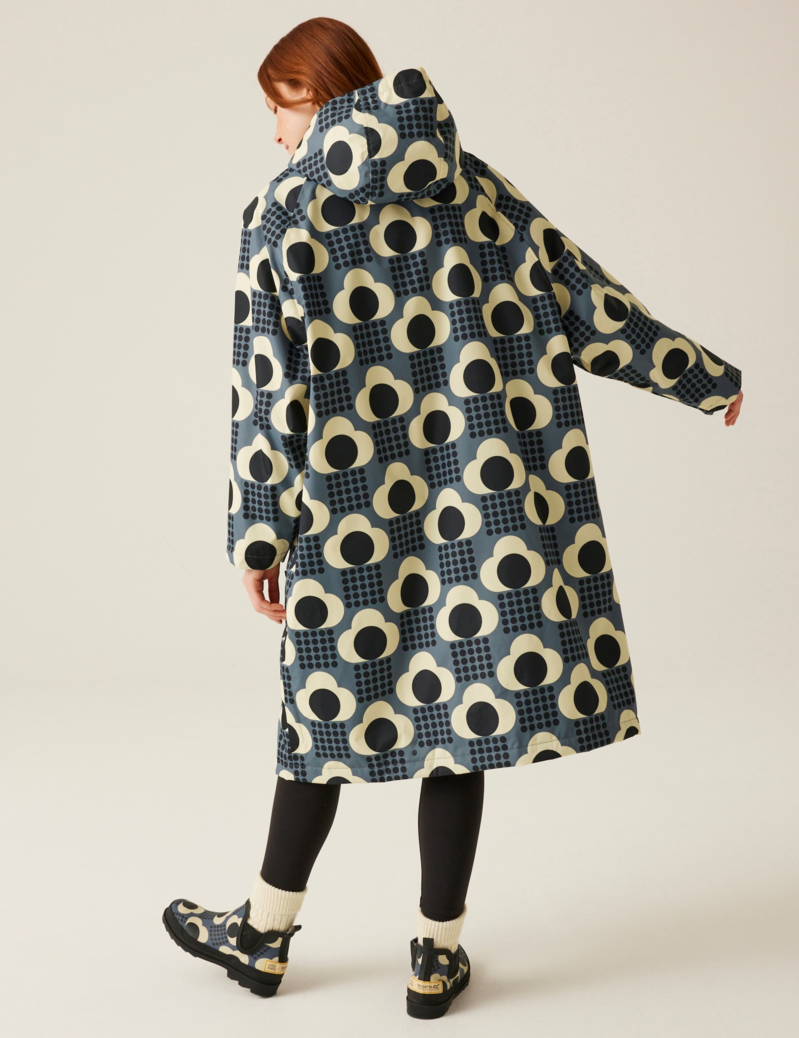Orla Kiely Waterproof Hooded Changing Robe 4 of 7