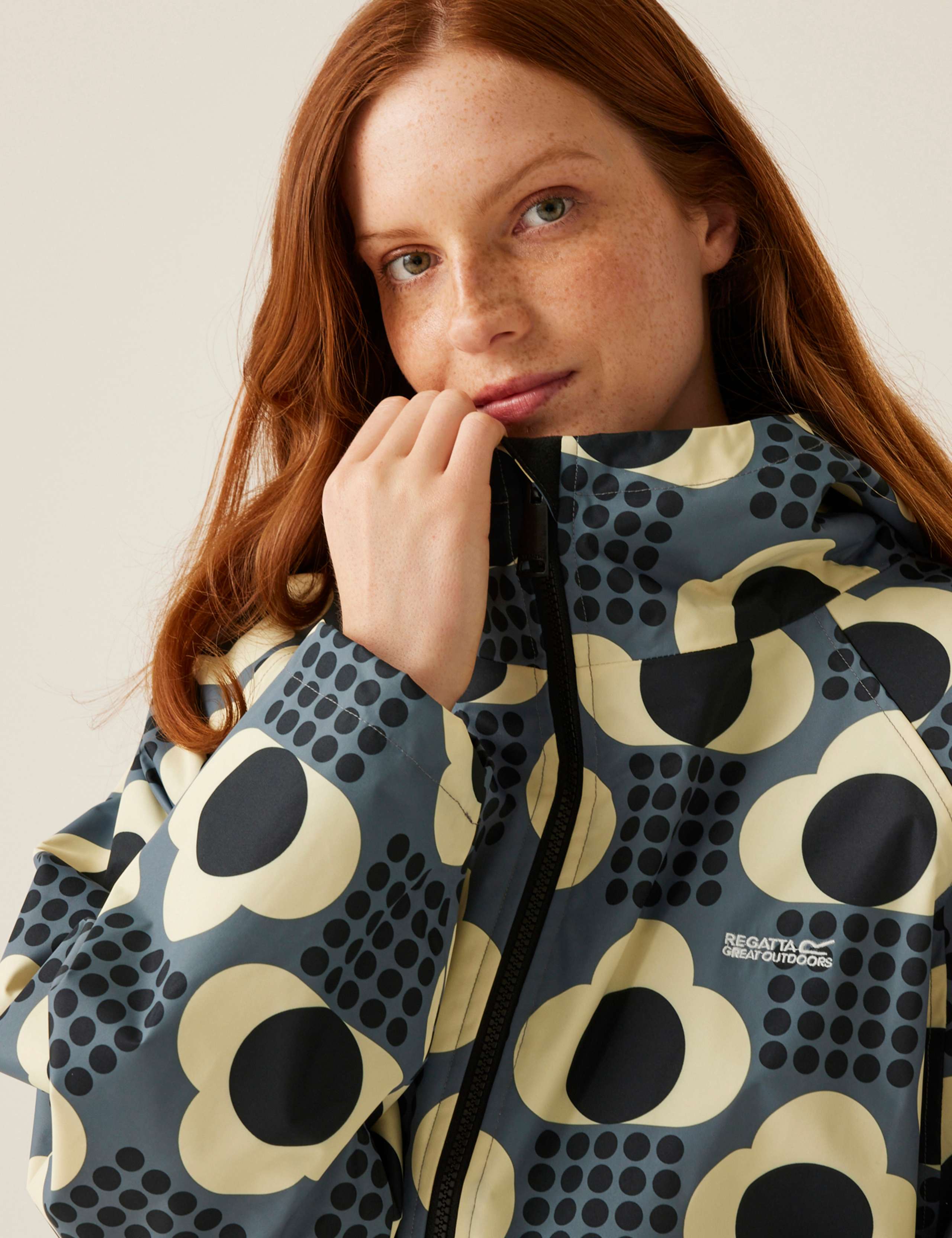 Orla Kiely Waterproof Hooded Changing Robe 5 of 7