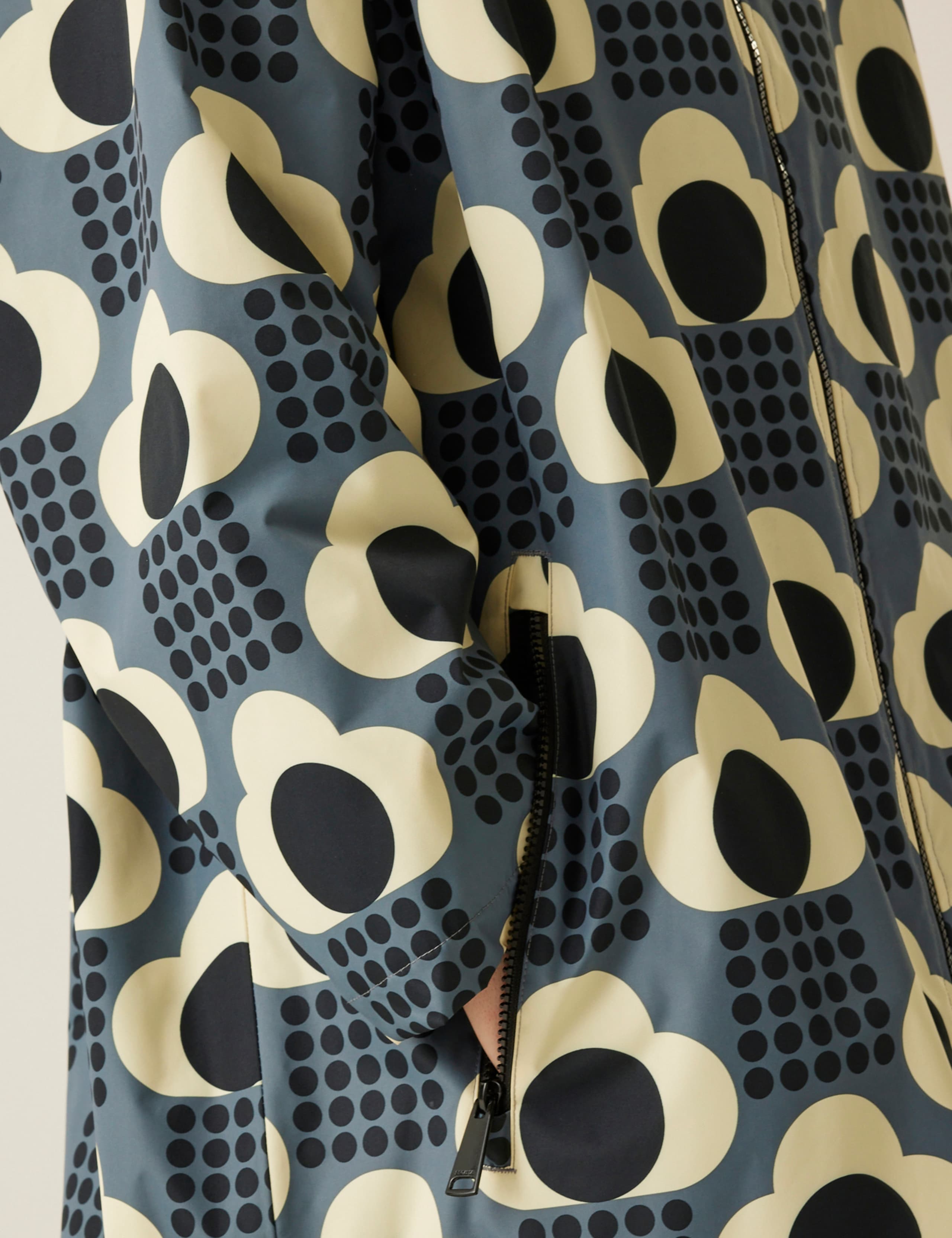 Orla Kiely Waterproof Hooded Changing Robe 6 of 7