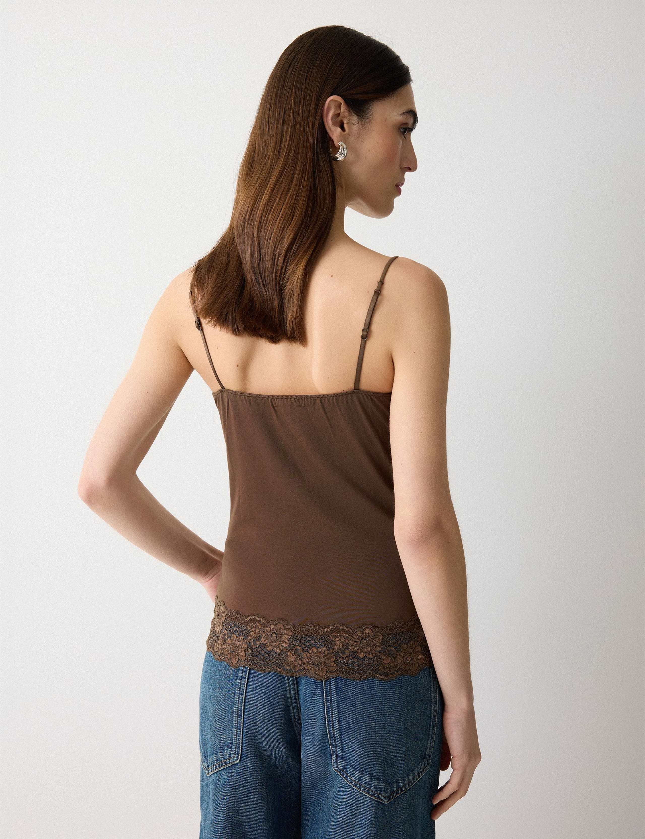Modal Rich V-Neck Lace Vest 4 of 6