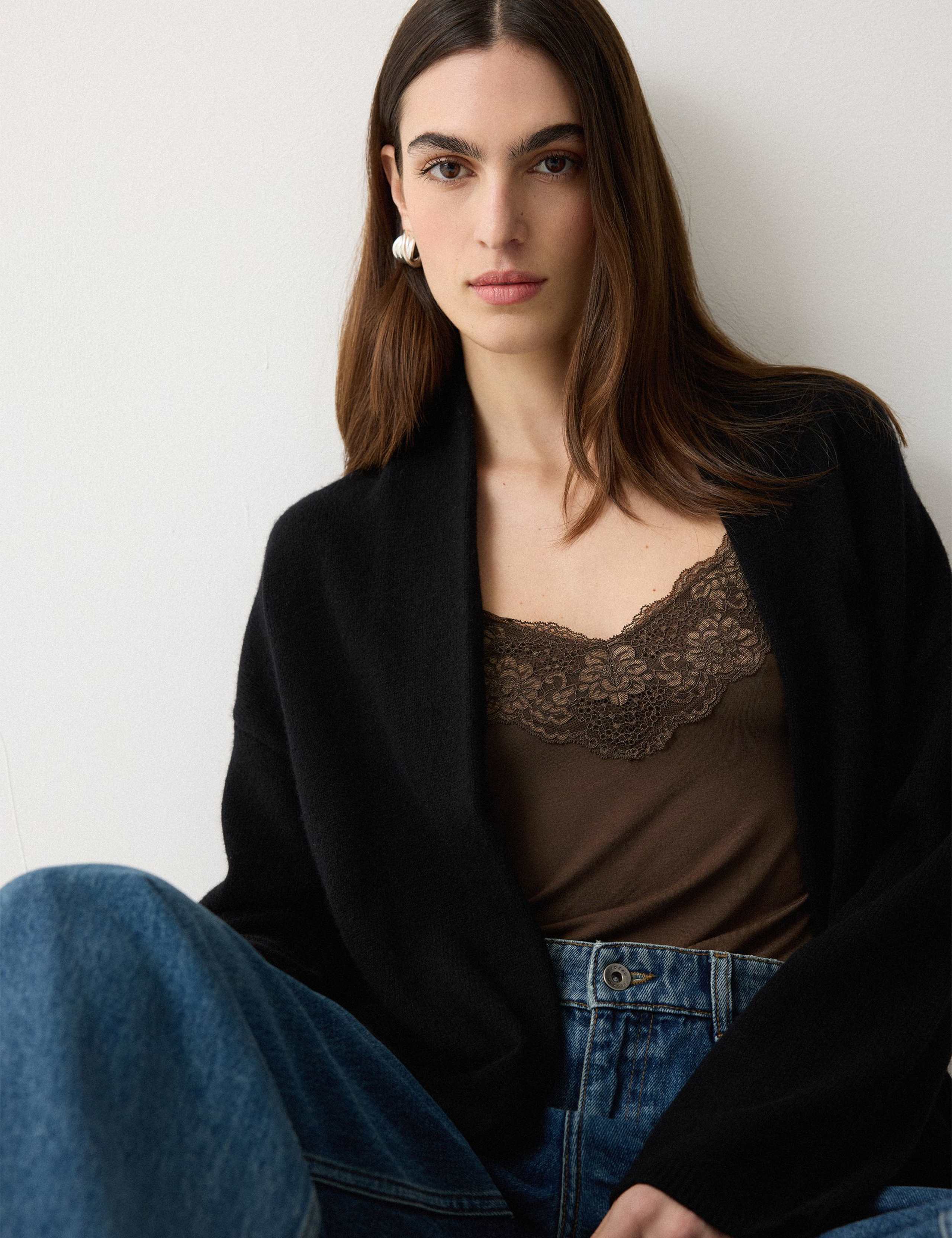 Modal Rich V-Neck Lace Vest 5 of 6