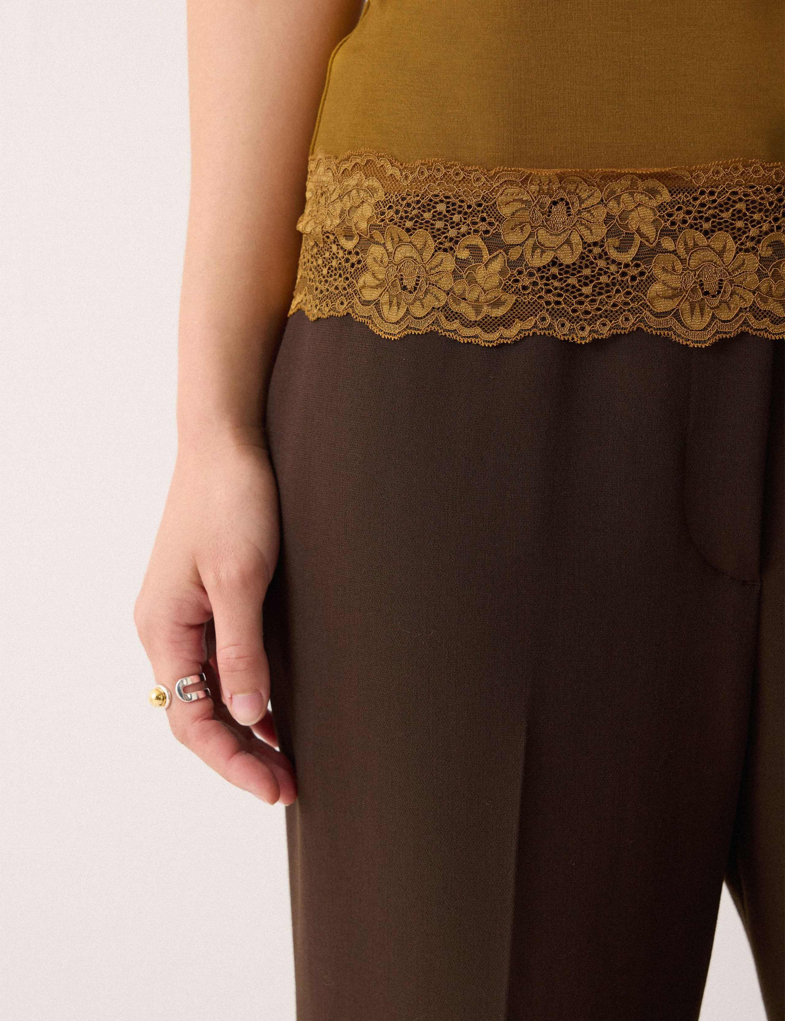 Modal Rich V-Neck Lace Vest 4 of 5