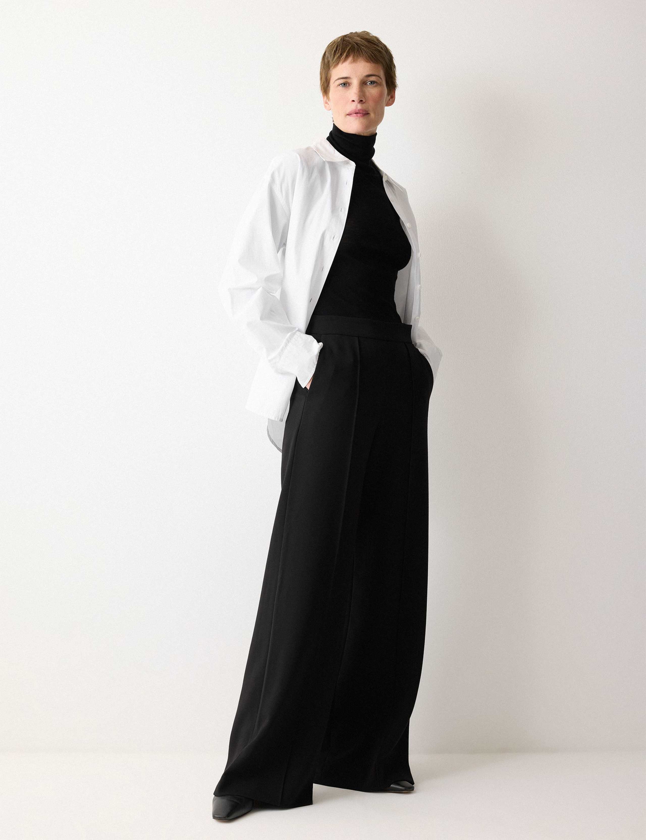 Crepe Pintuck Detail Wide Leg Trousers 4 of 6