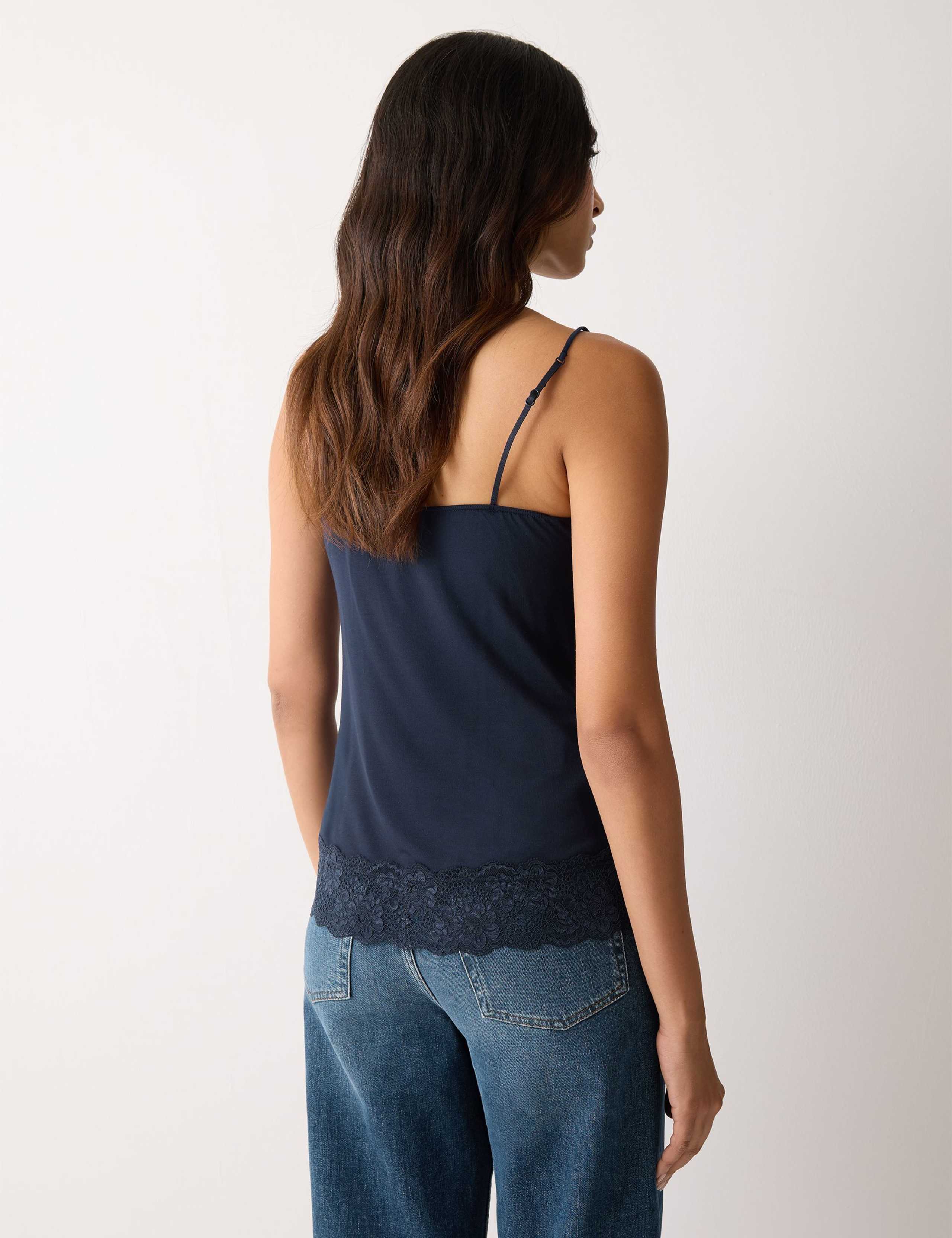 Modal Rich V-Neck Lace Vest 3 of 4