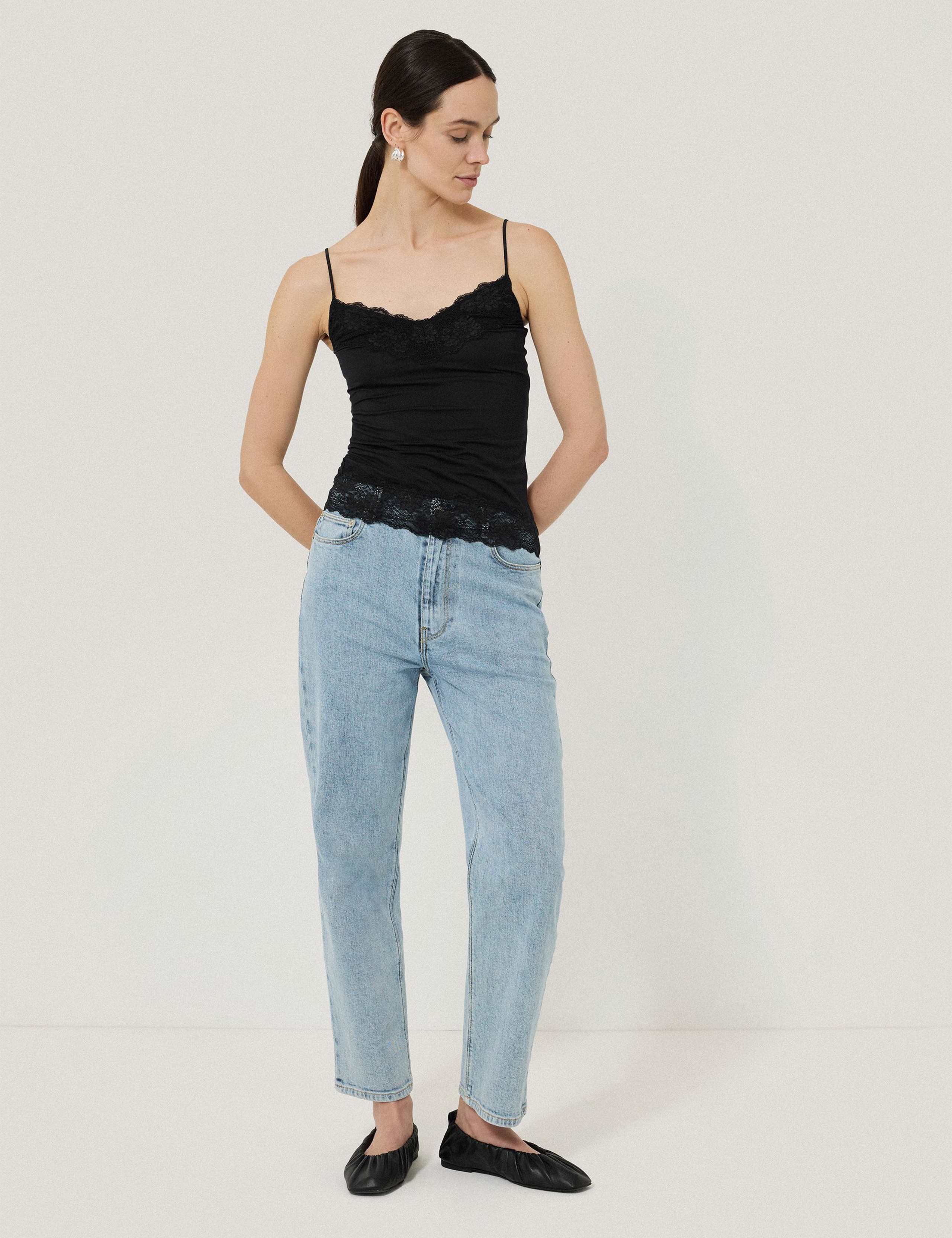 Modal Rich V-Neck Lace Vest 2 of 4