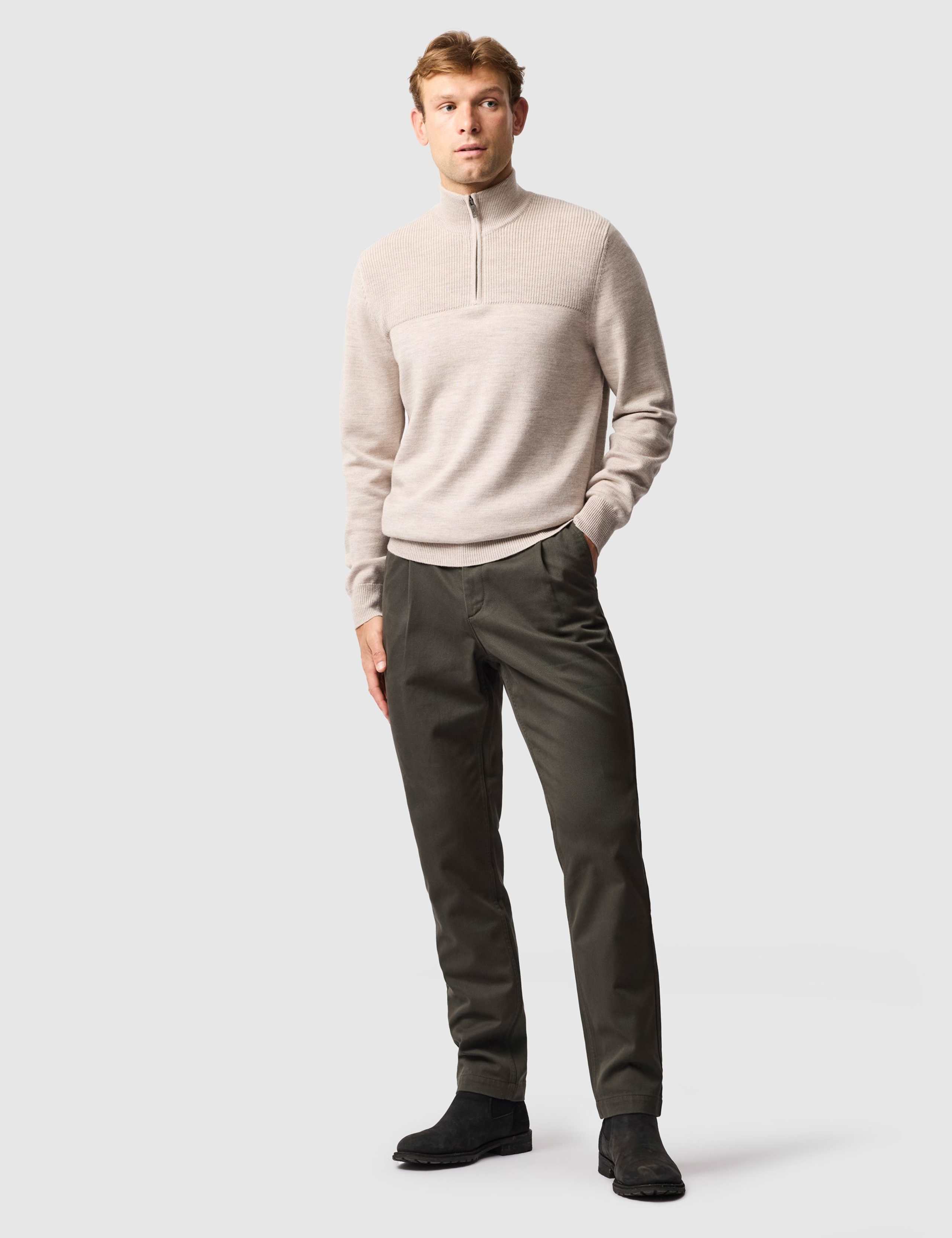 Fielding Relaxed Tapered Fit Trousers 2 of 4