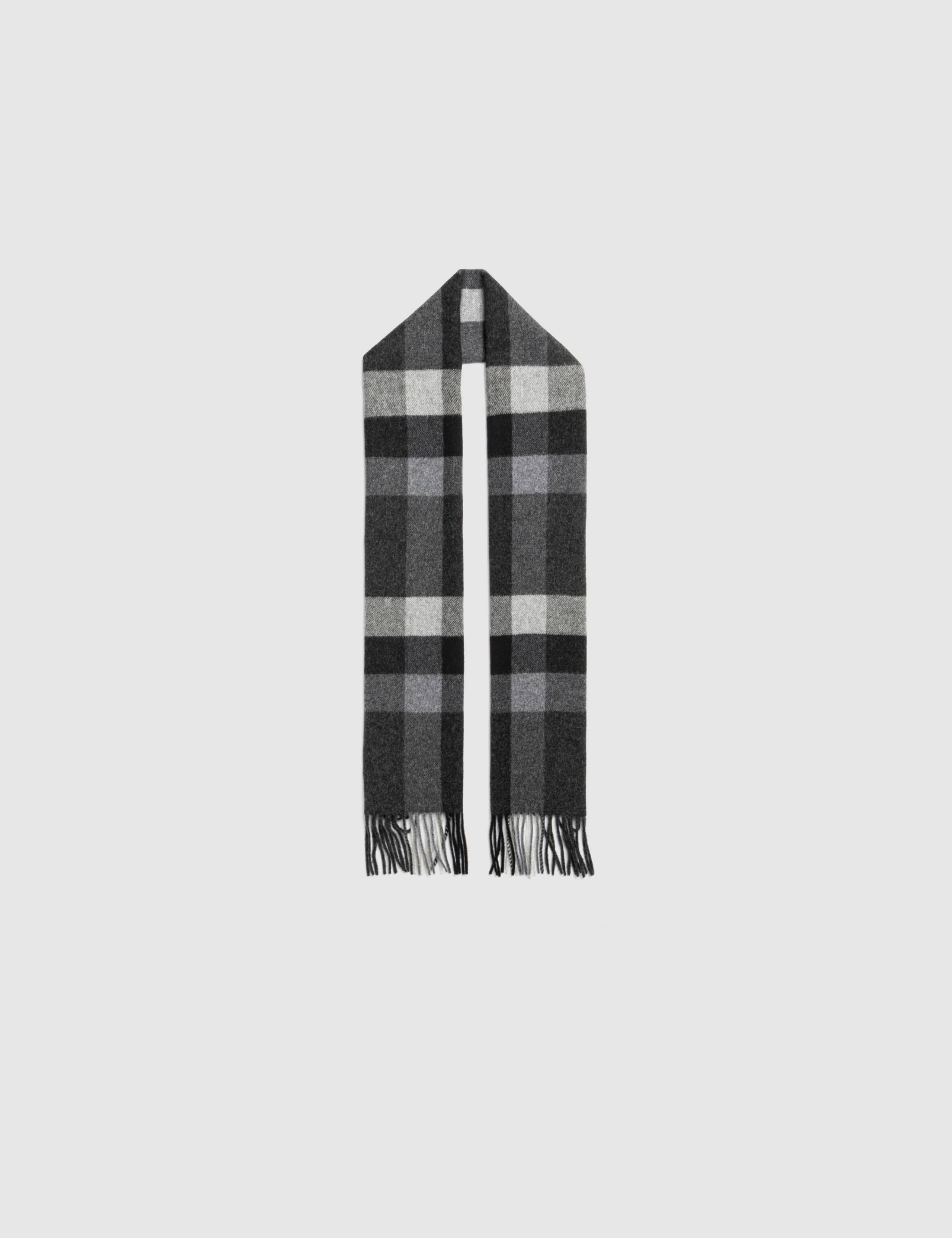 Jervois Road Pure Wool Checked Scarf 3 of 3