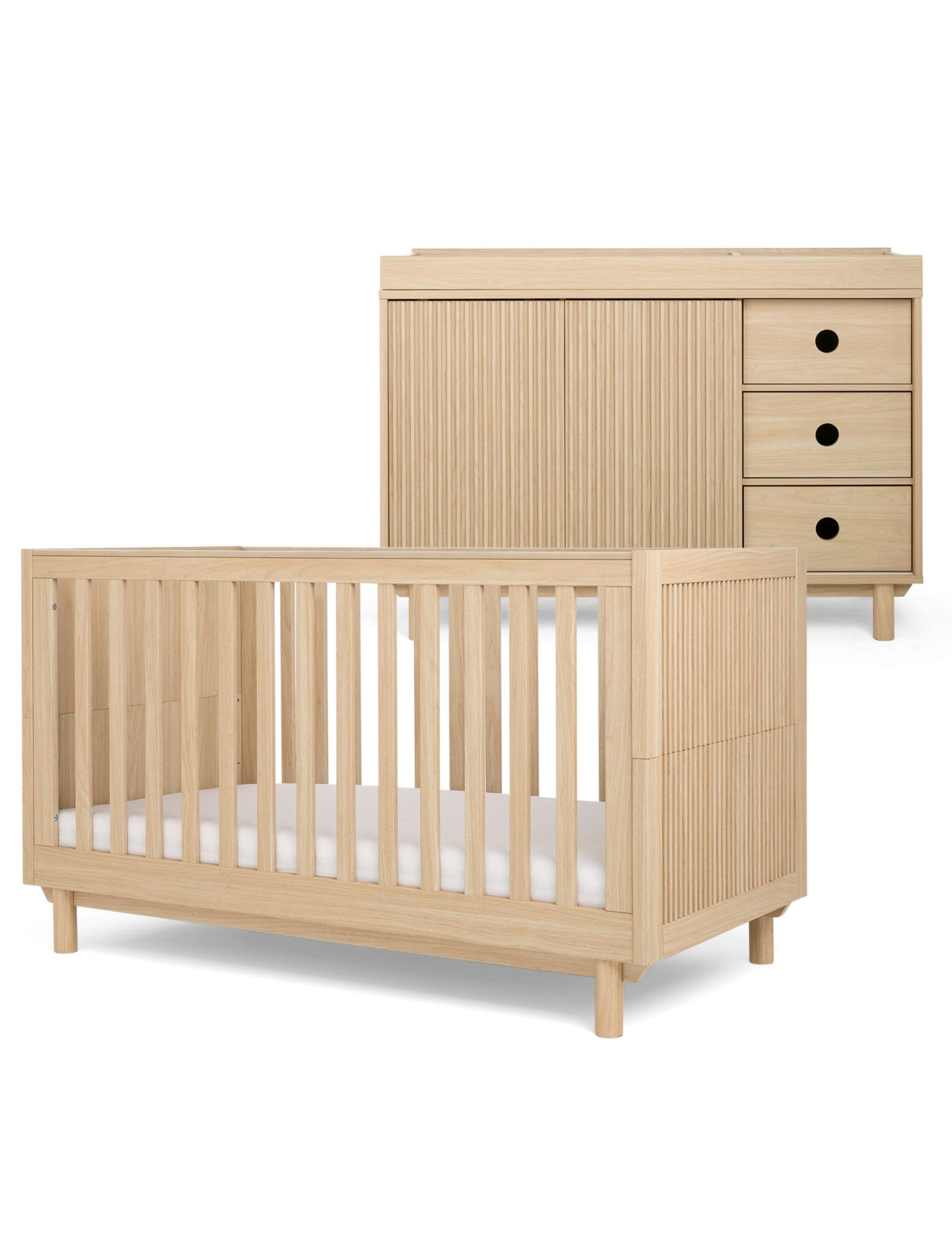 Oska Cot Bed & Wide Dresser Changer 2 of 6