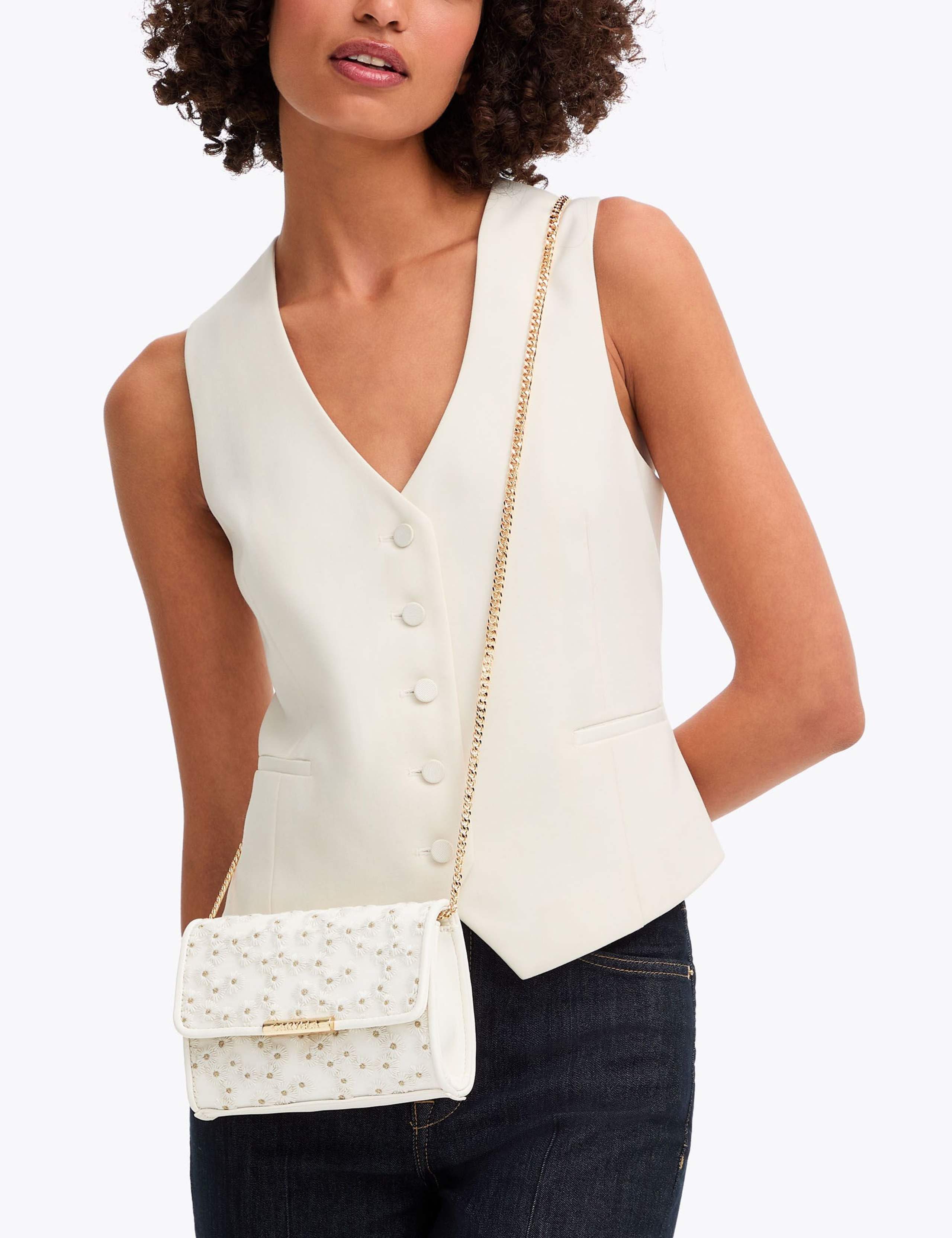 Embroidered Flower Chain Strap Clutch Bag 2 of 5