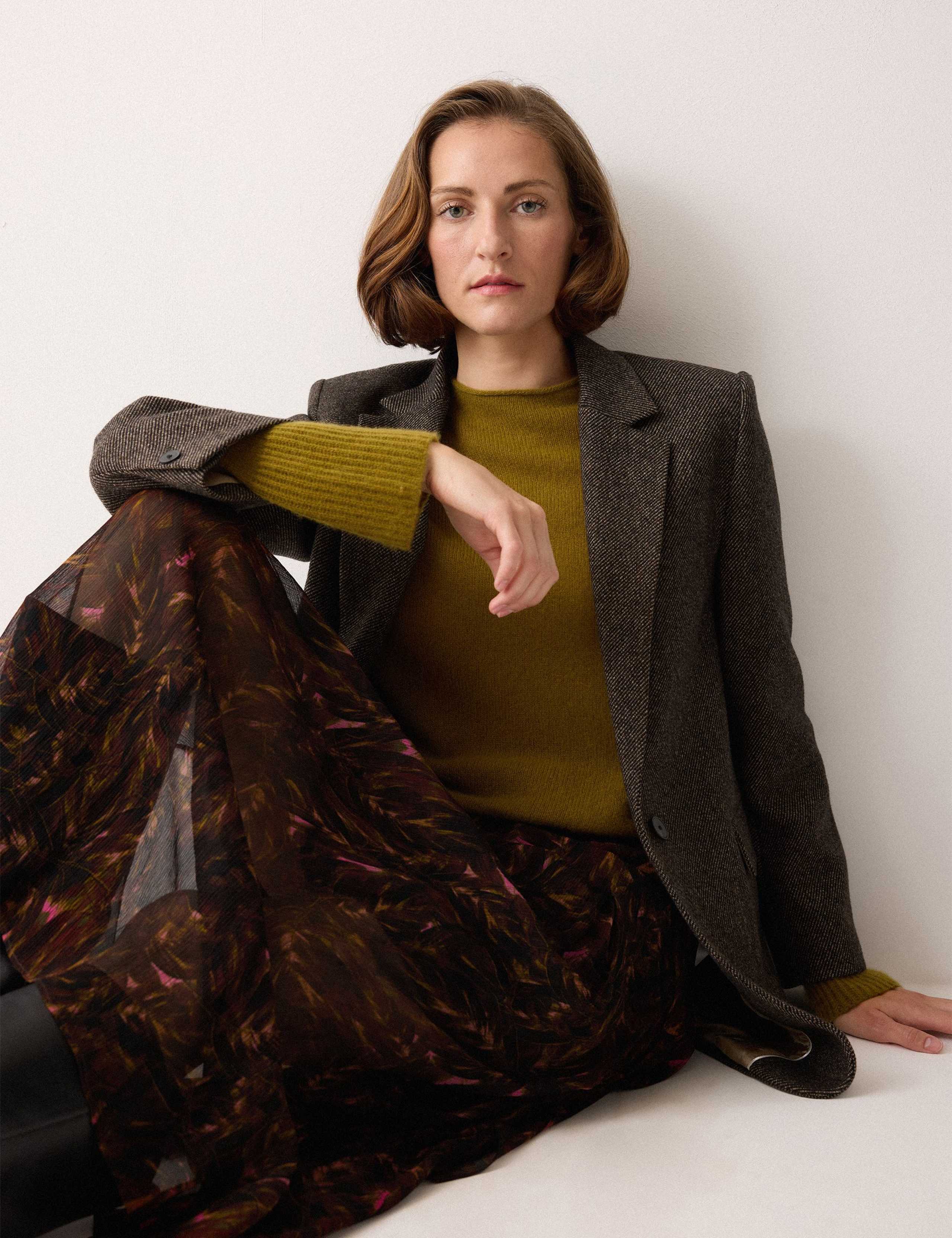 Crepe Feather Print Midi A-Line Skirt 6 of 6