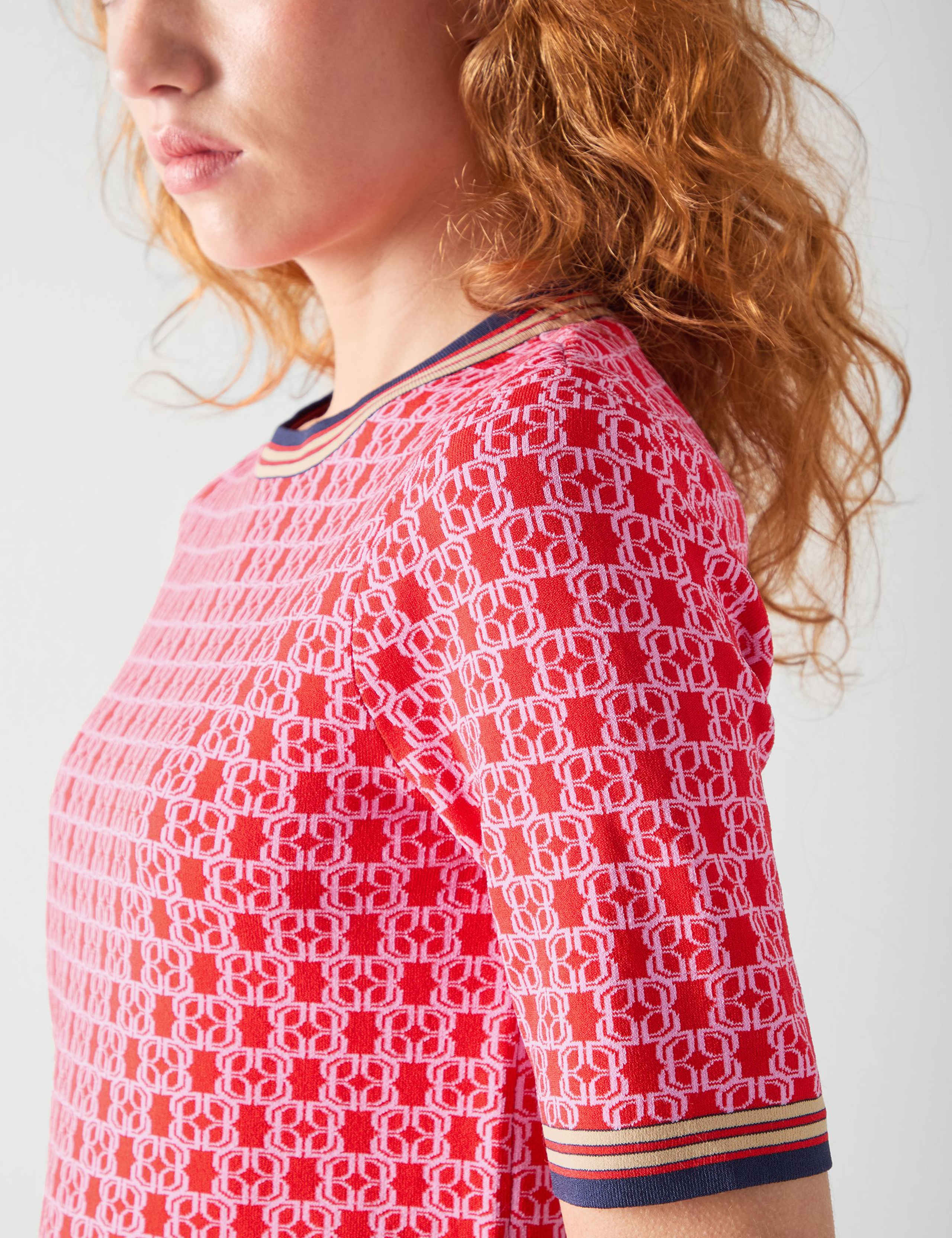 Geometric Crew Neck Fitted Knitted Top 3 of 4