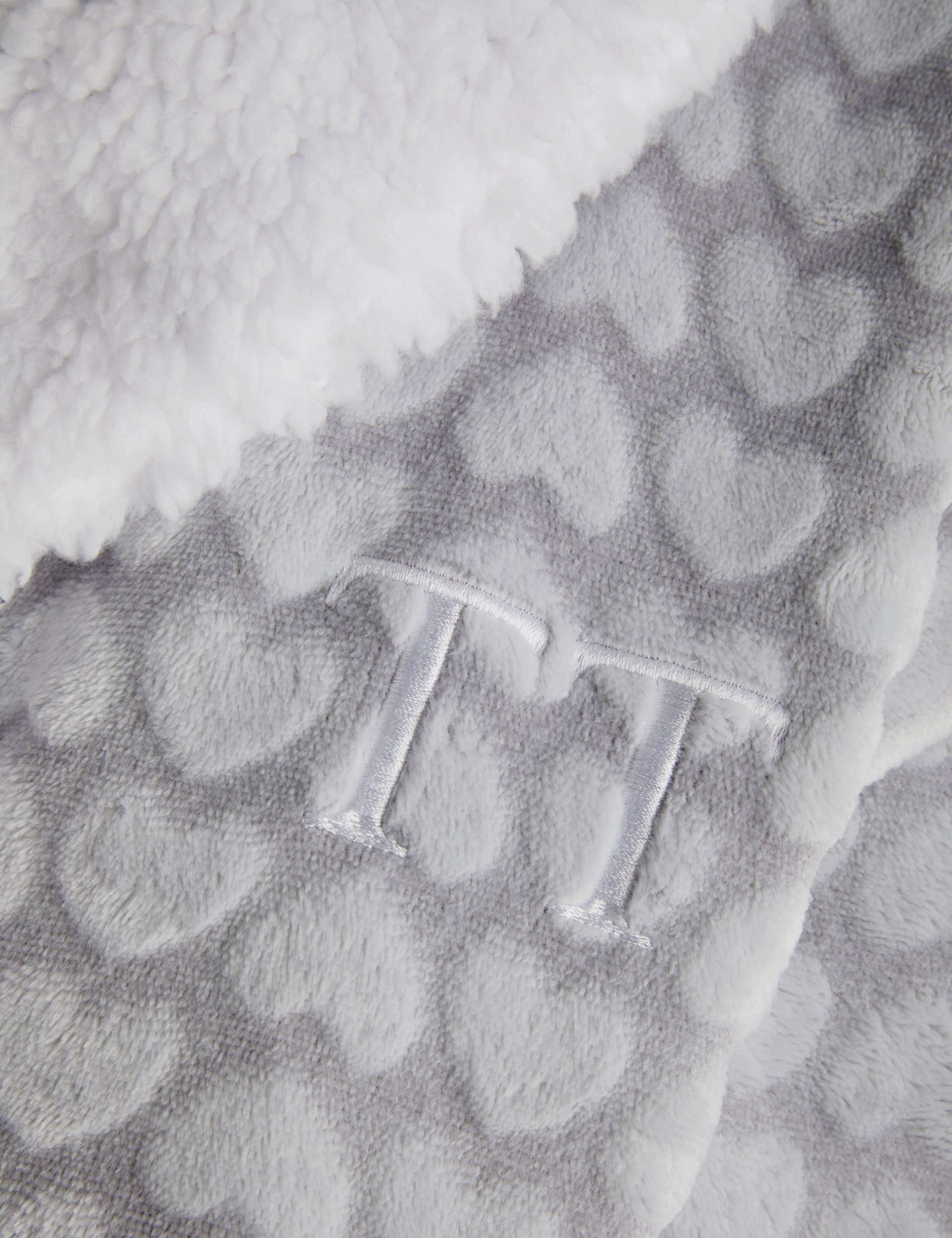 Personalised Womens Fleece Robe 3 of 3