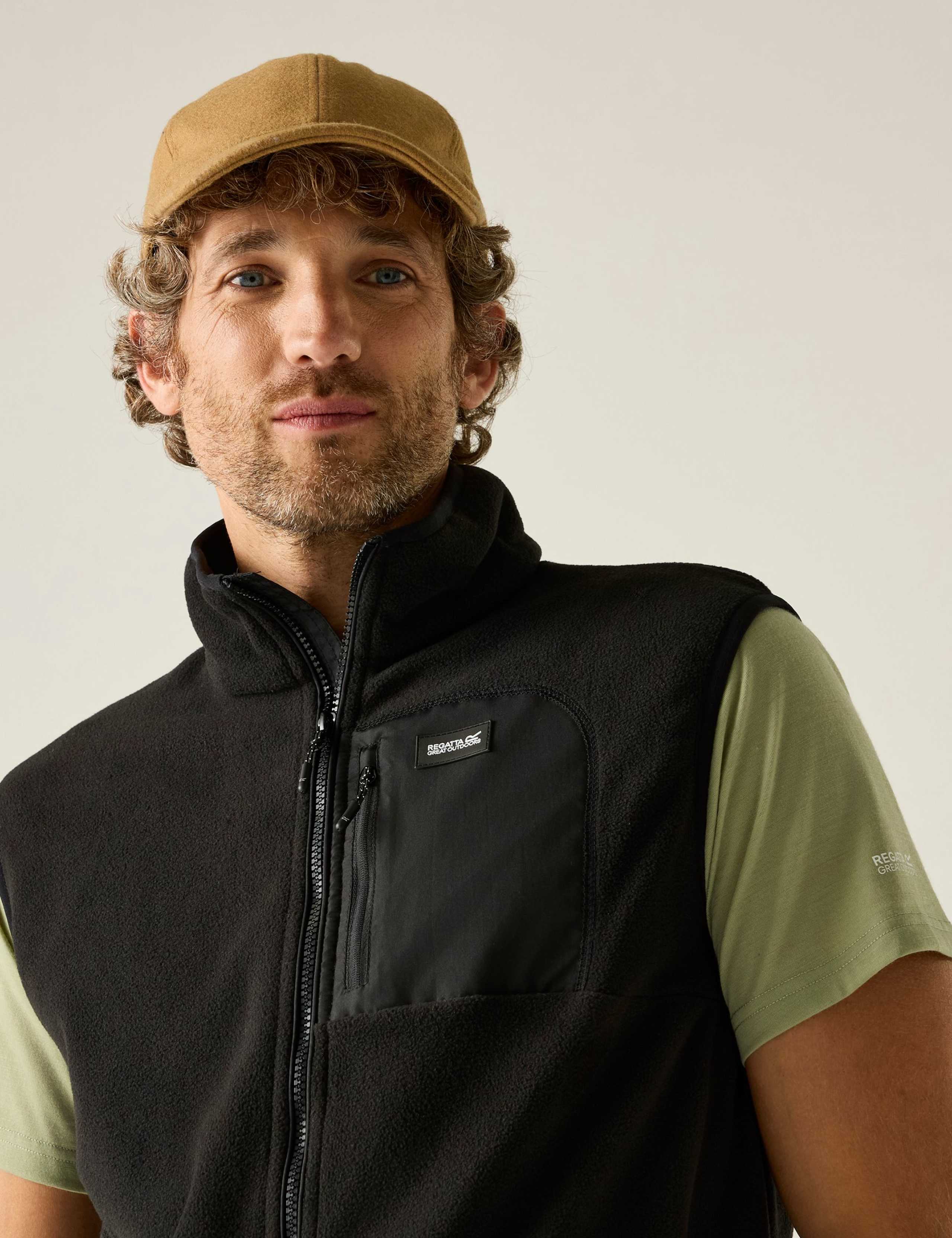 Frankie Gilet 4 of 5