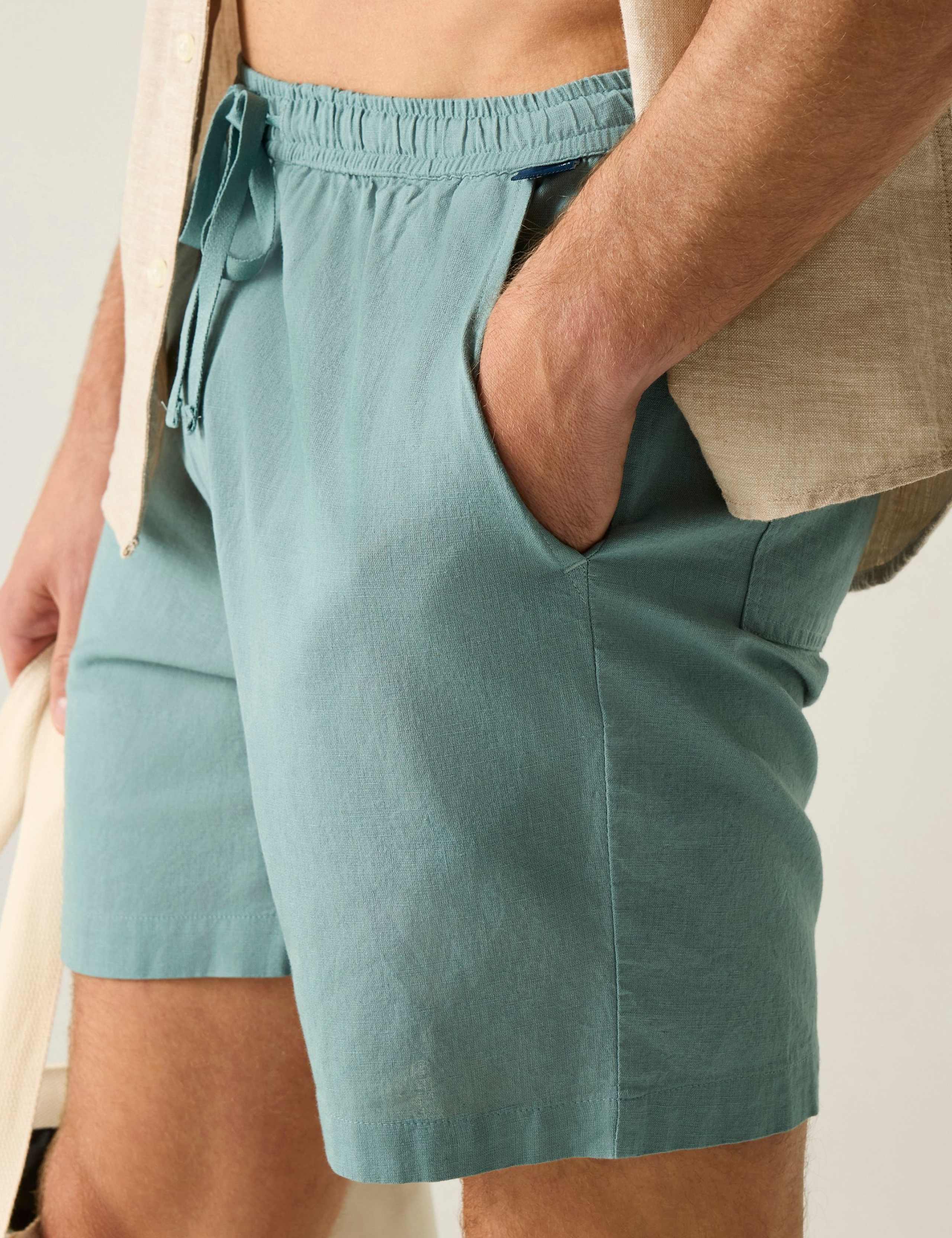 Hadlin Cotton Rich Shorts with Linen 3 of 5