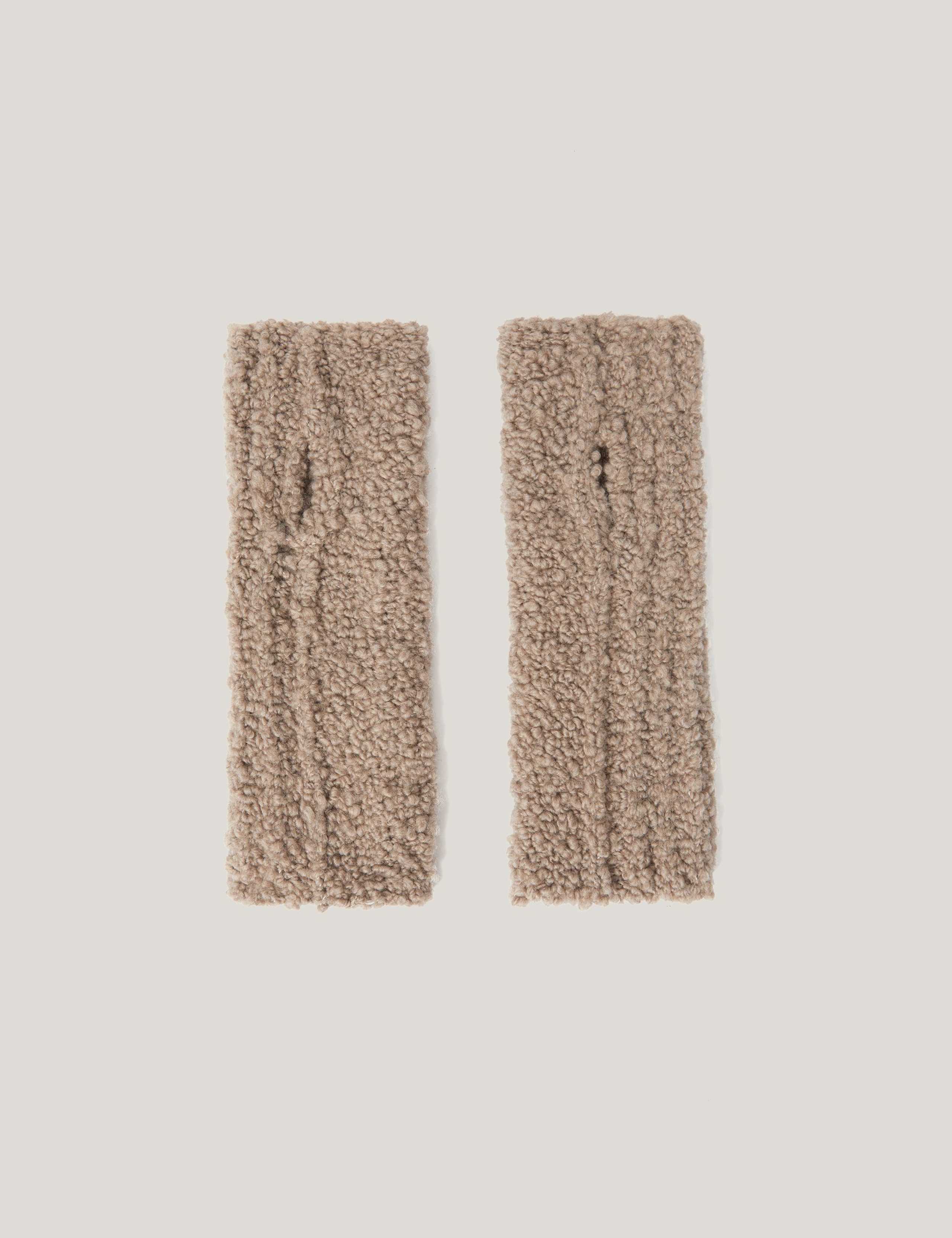 Boucle Mittens 3 of 5