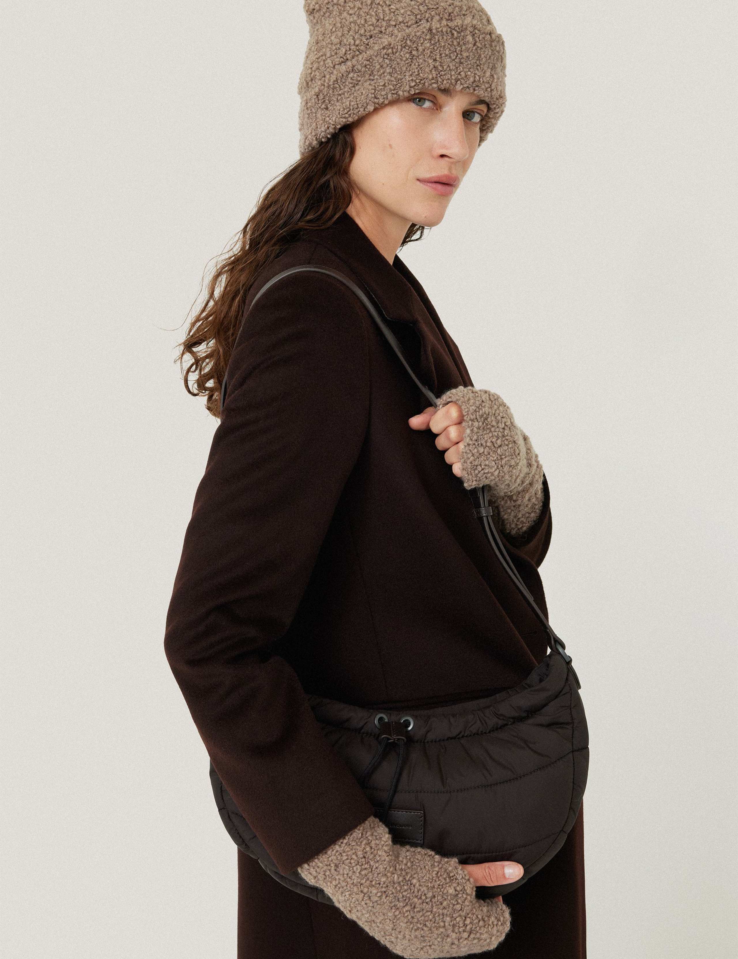 Boucle Mittens 5 of 5