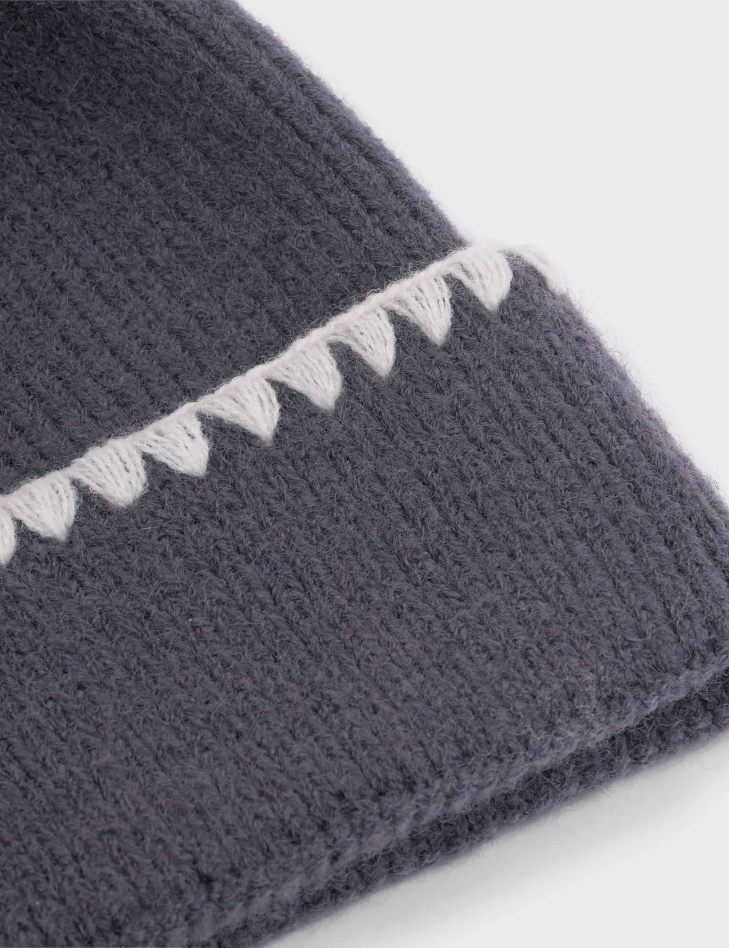 Knitted Beanie Hat 4 of 5