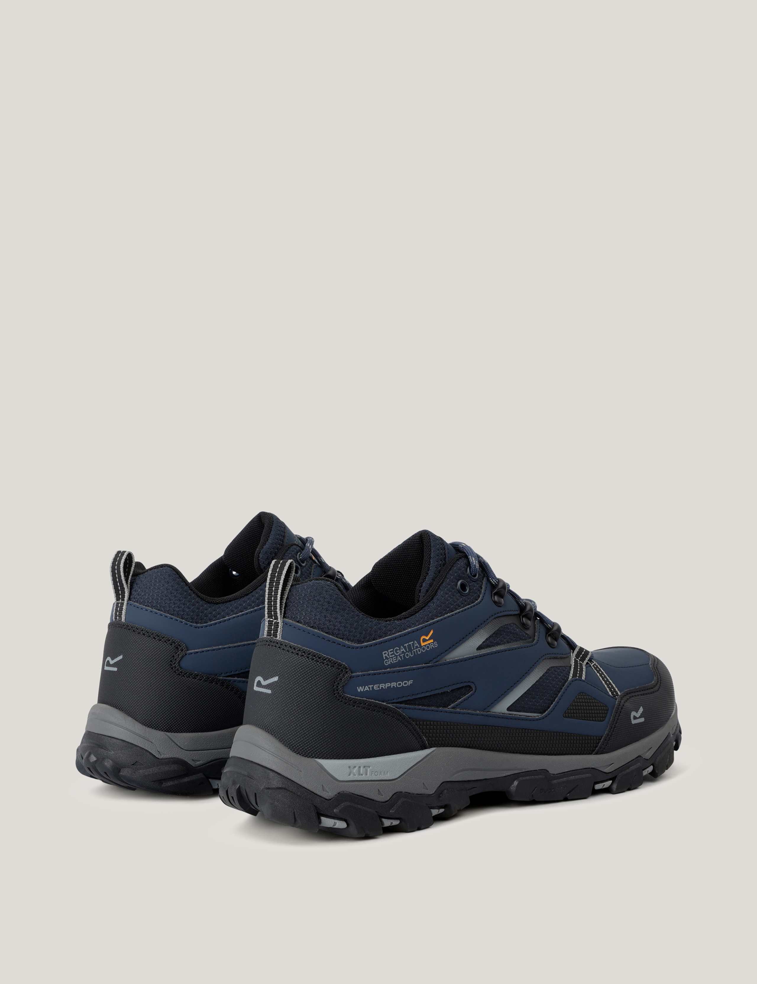 Holcombe III Low Waterproof Walking Shoes 3 of 9