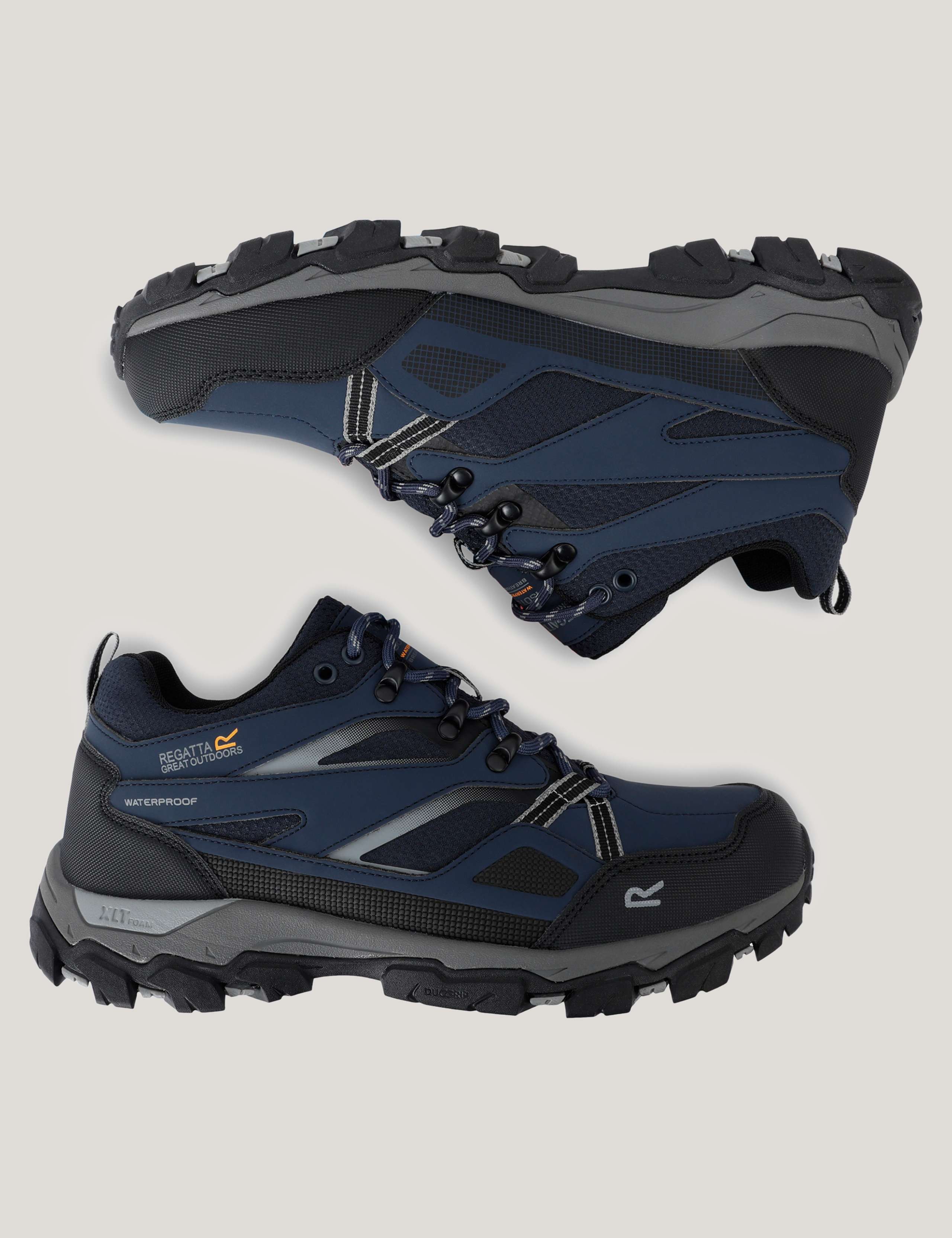 Holcombe III Low Waterproof Walking Shoes 4 of 9