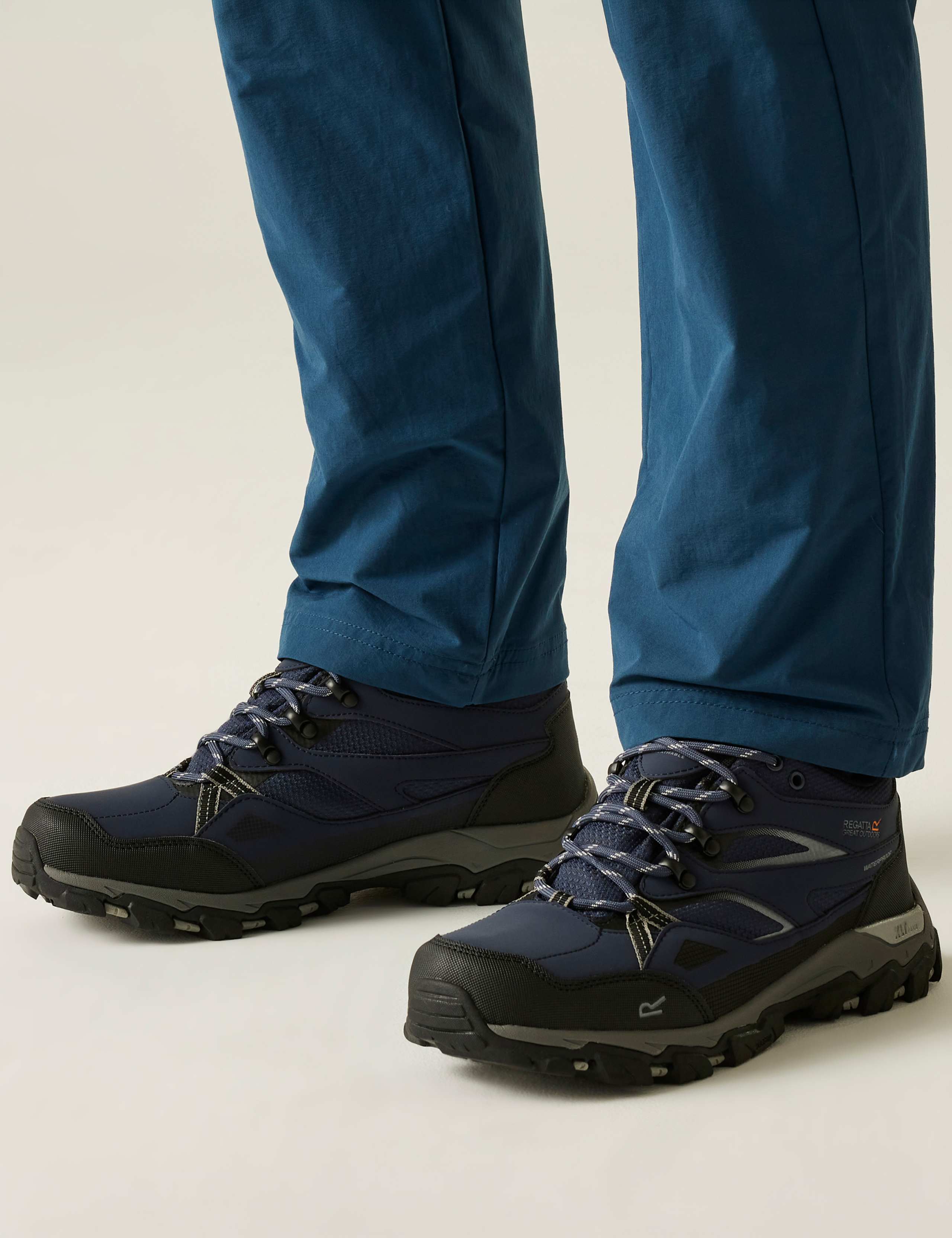 Holcombe III Low Waterproof Walking Shoes 8 of 9