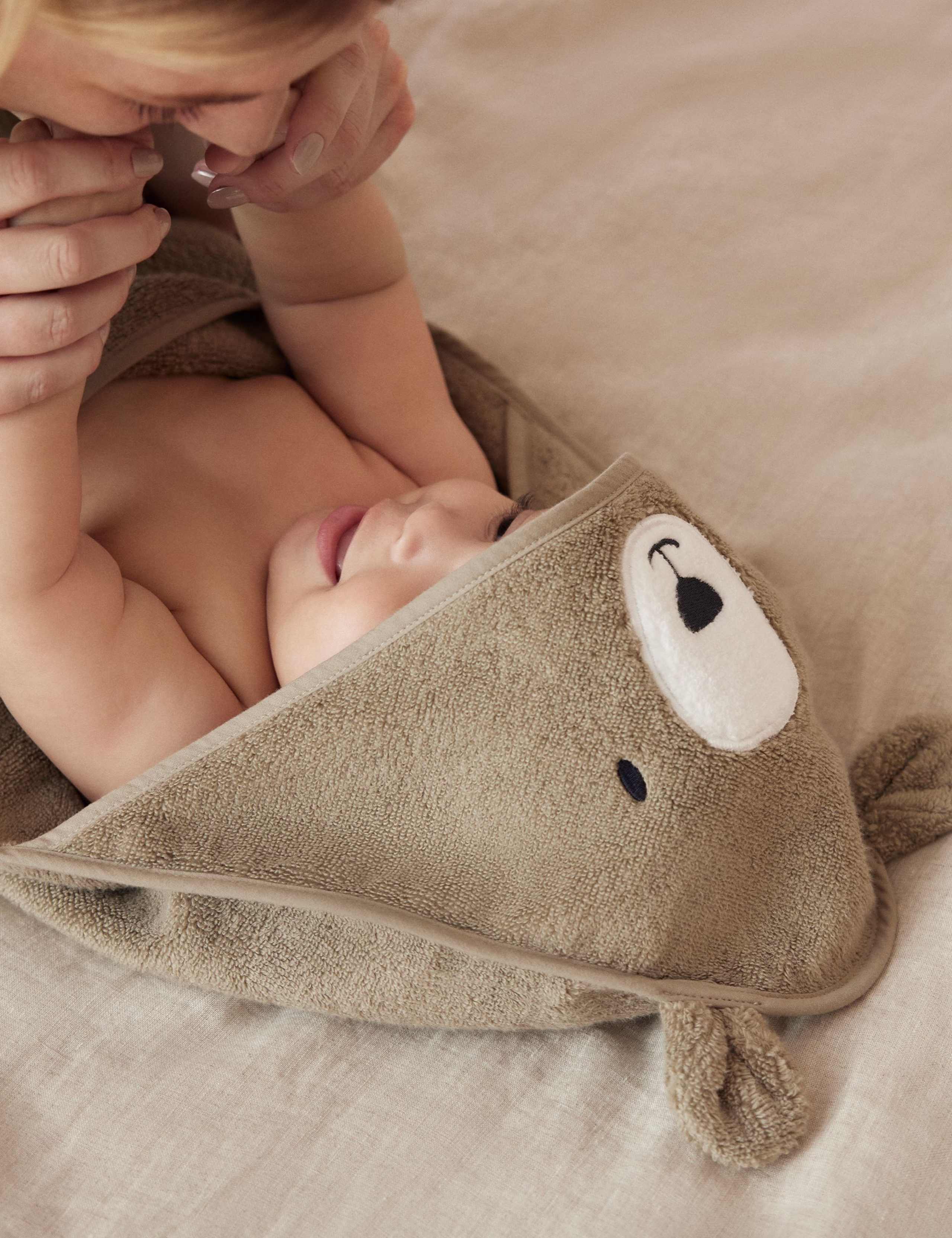 Pure Cotton Bear Hooded Baby Towel 3 of 6