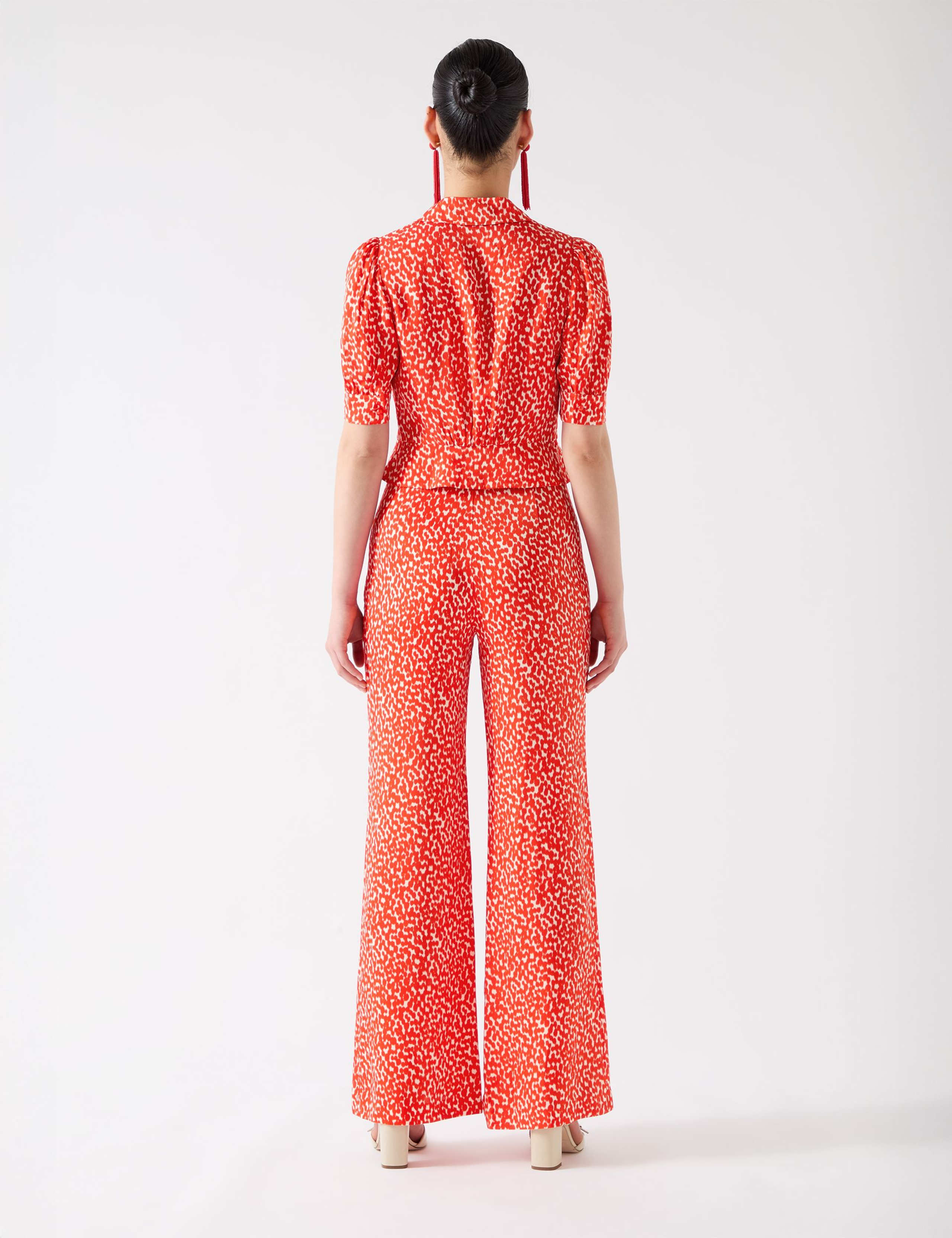 Crepe Printed Collared Waisted Blouse 3 of 4