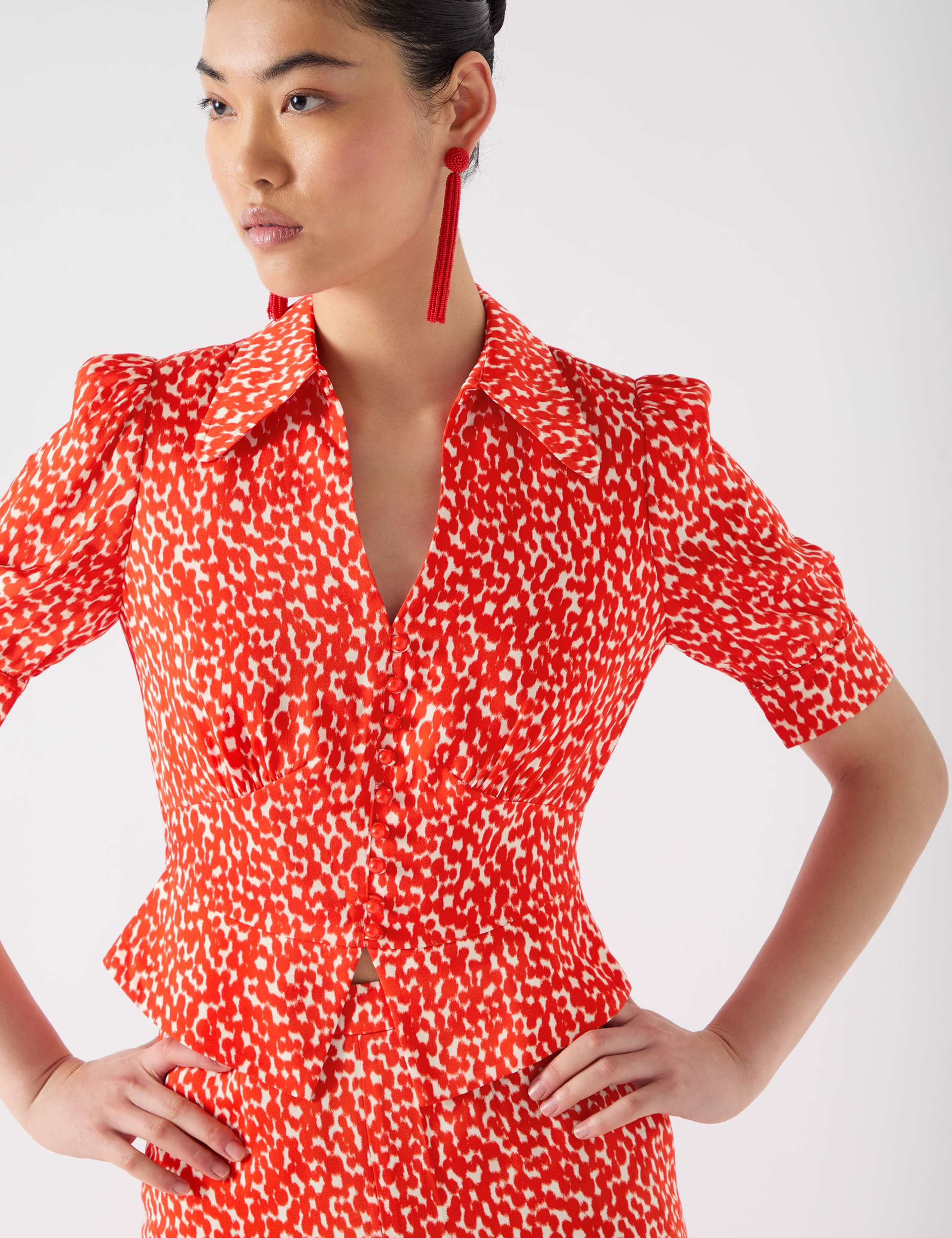 Crepe Printed Collared Waisted Blouse 4 of 4