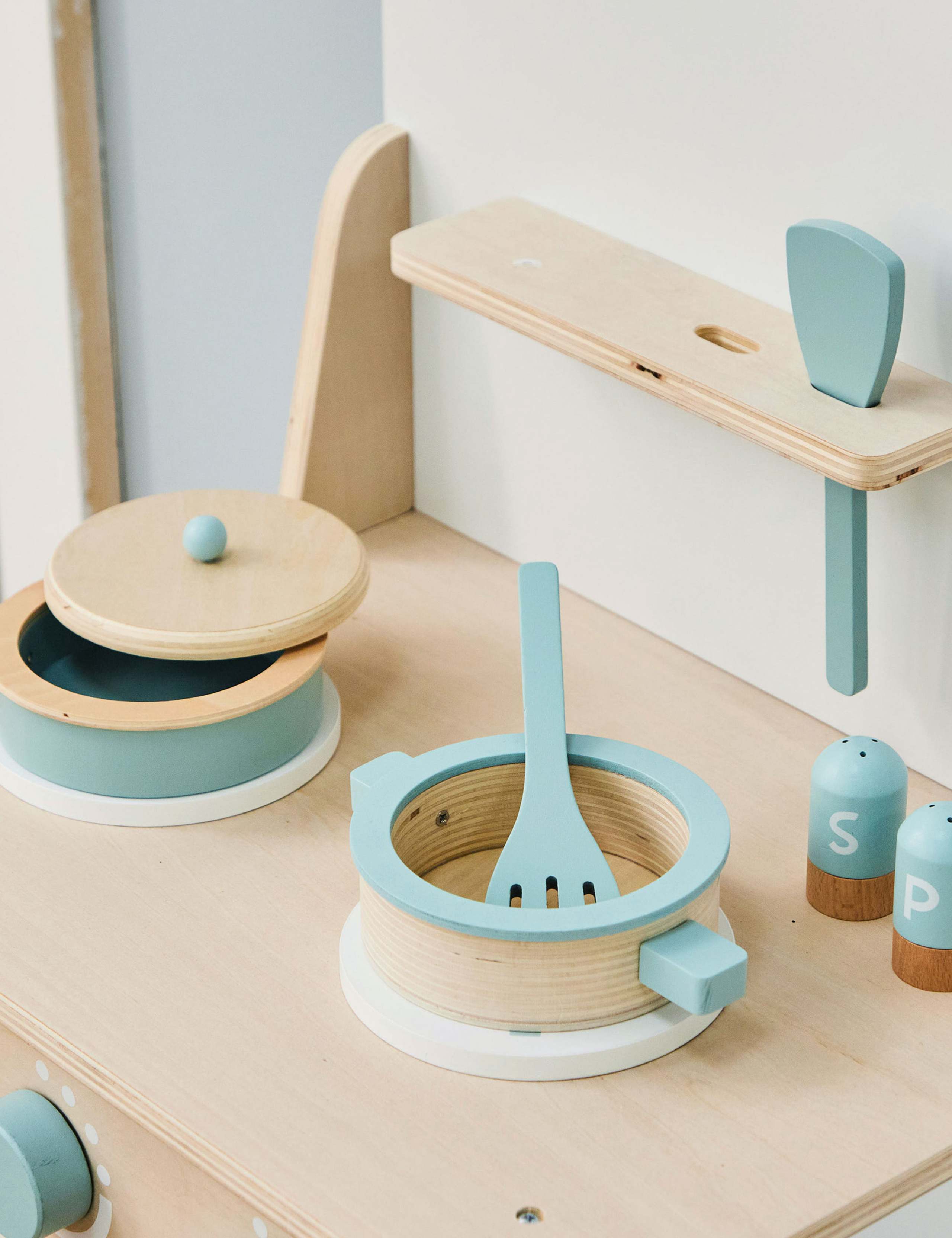 Personalised White Wooden Kitchen & Washing Machine Toy 3 of 3
