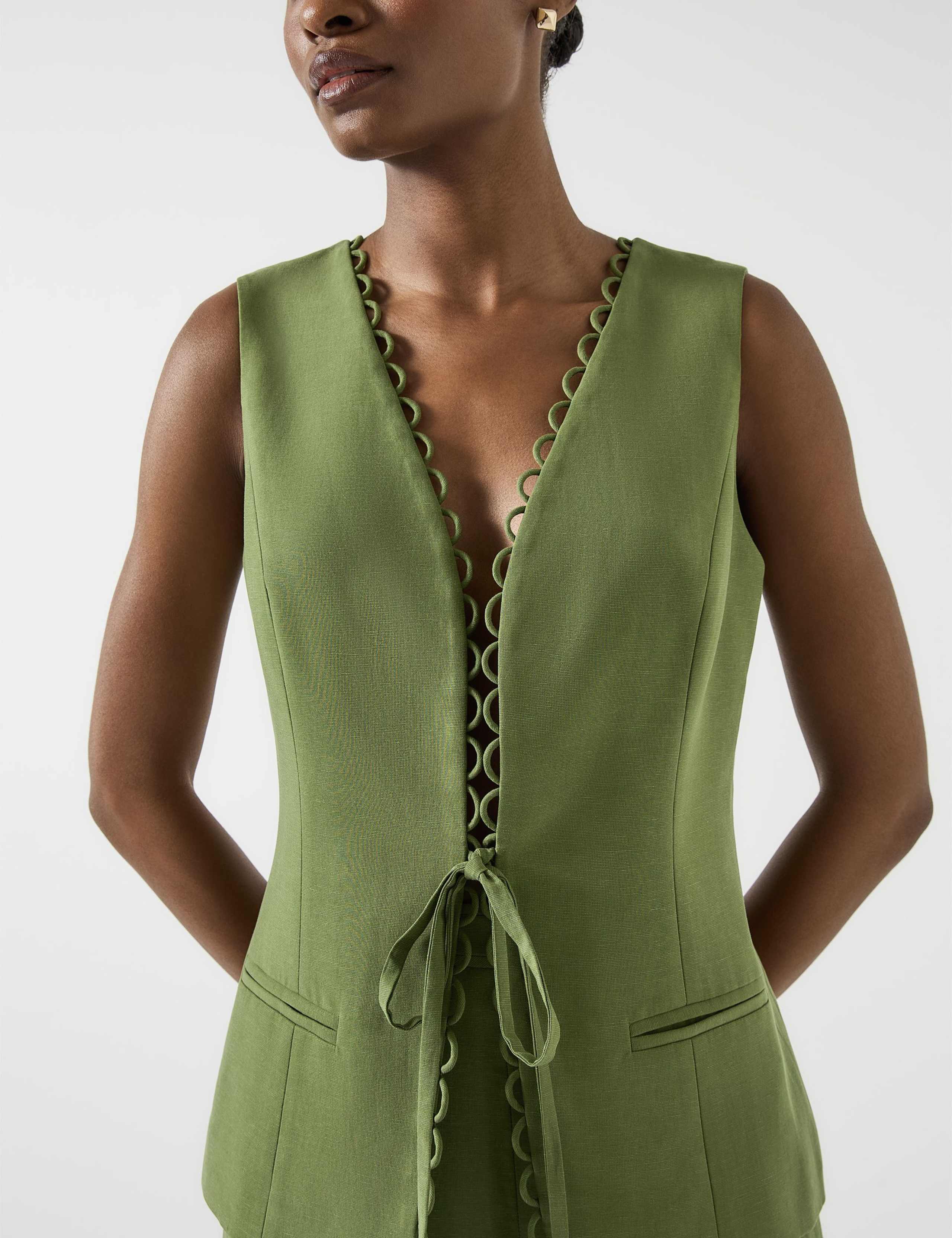 Scallop Detail Tie Front Fitted Waistcoat 4 of 6