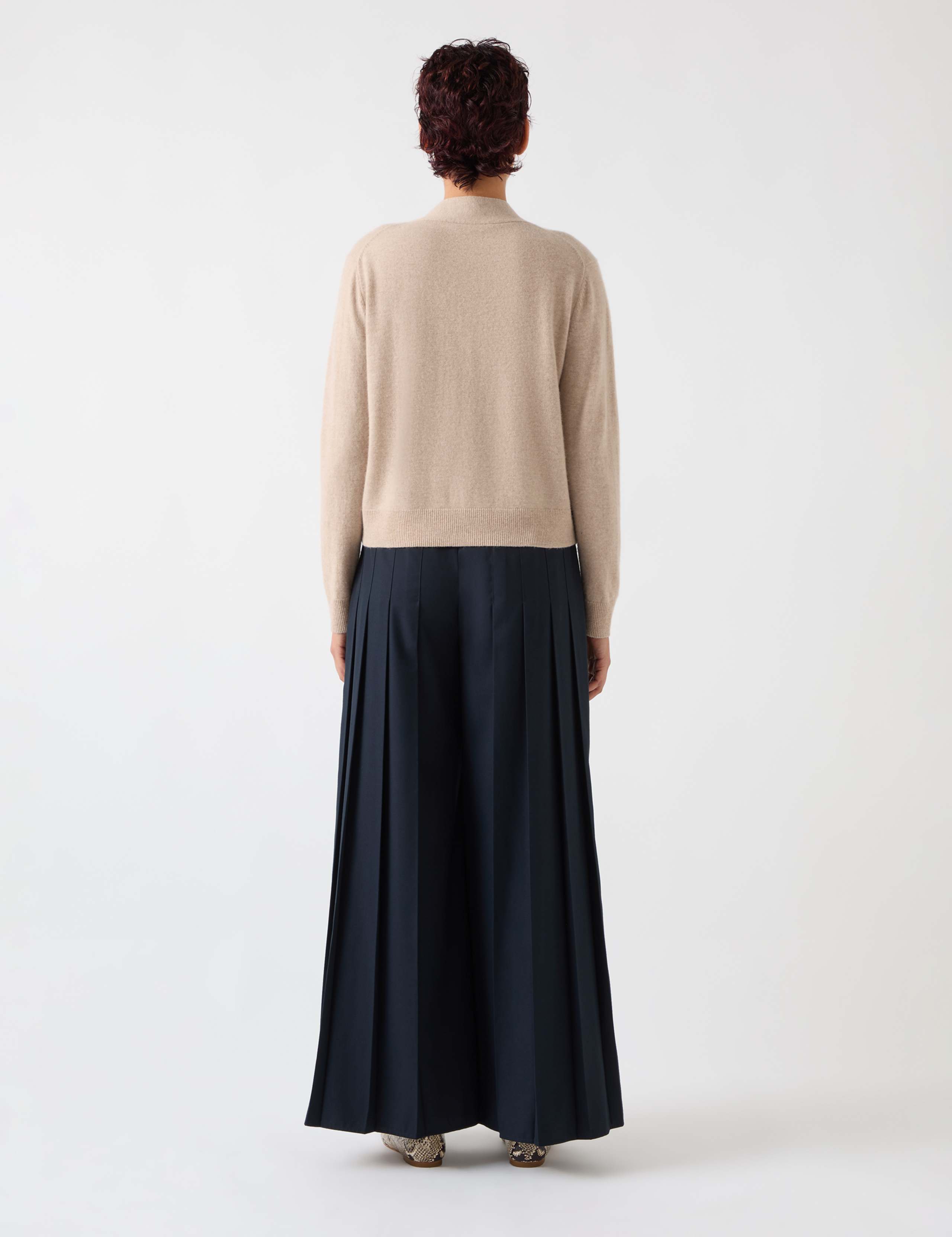 Merino Wool Rich V-Neck Cropped Cardigan 4 of 4