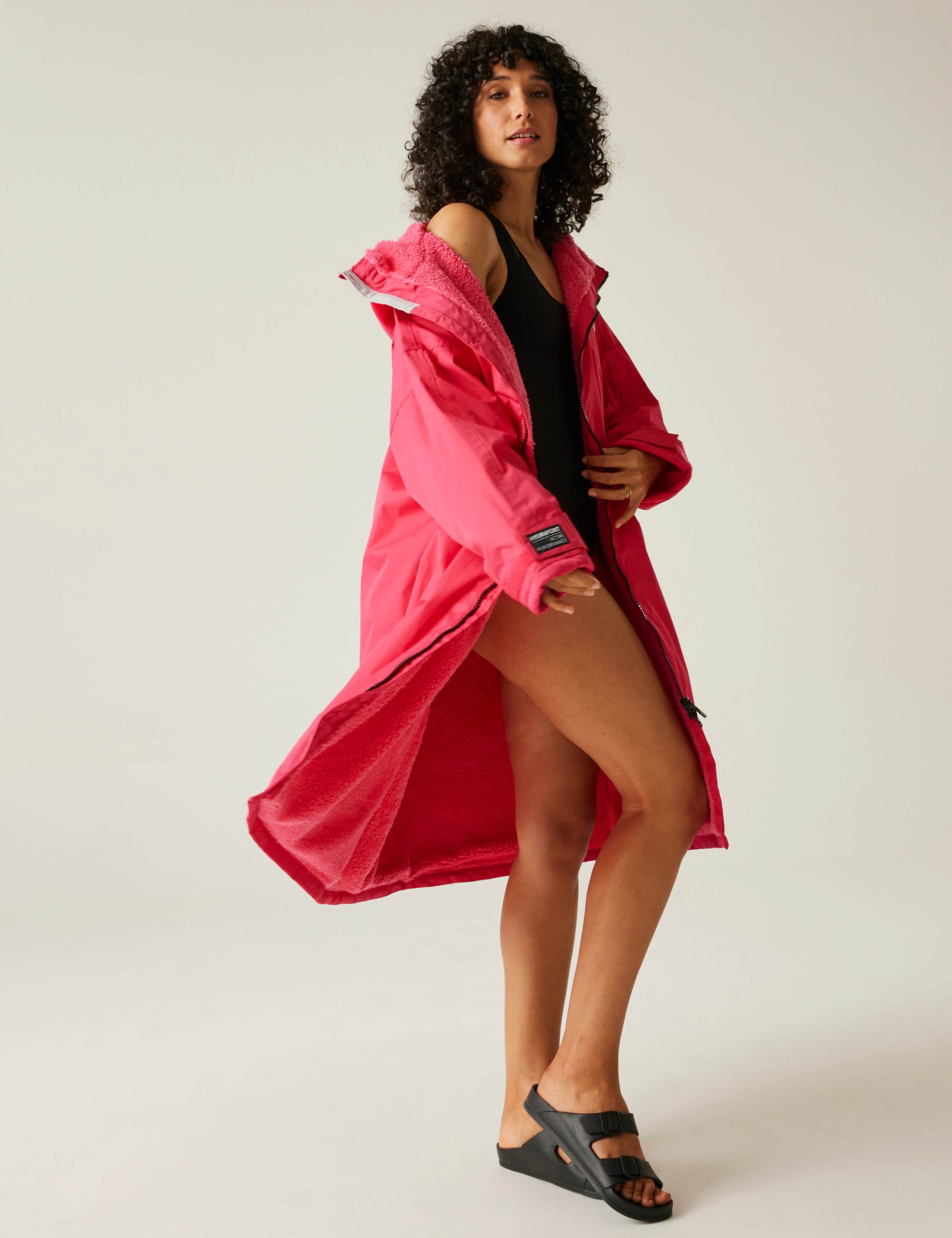Waterproof Hooded Borg Lined Changing Robe 3 of 12
